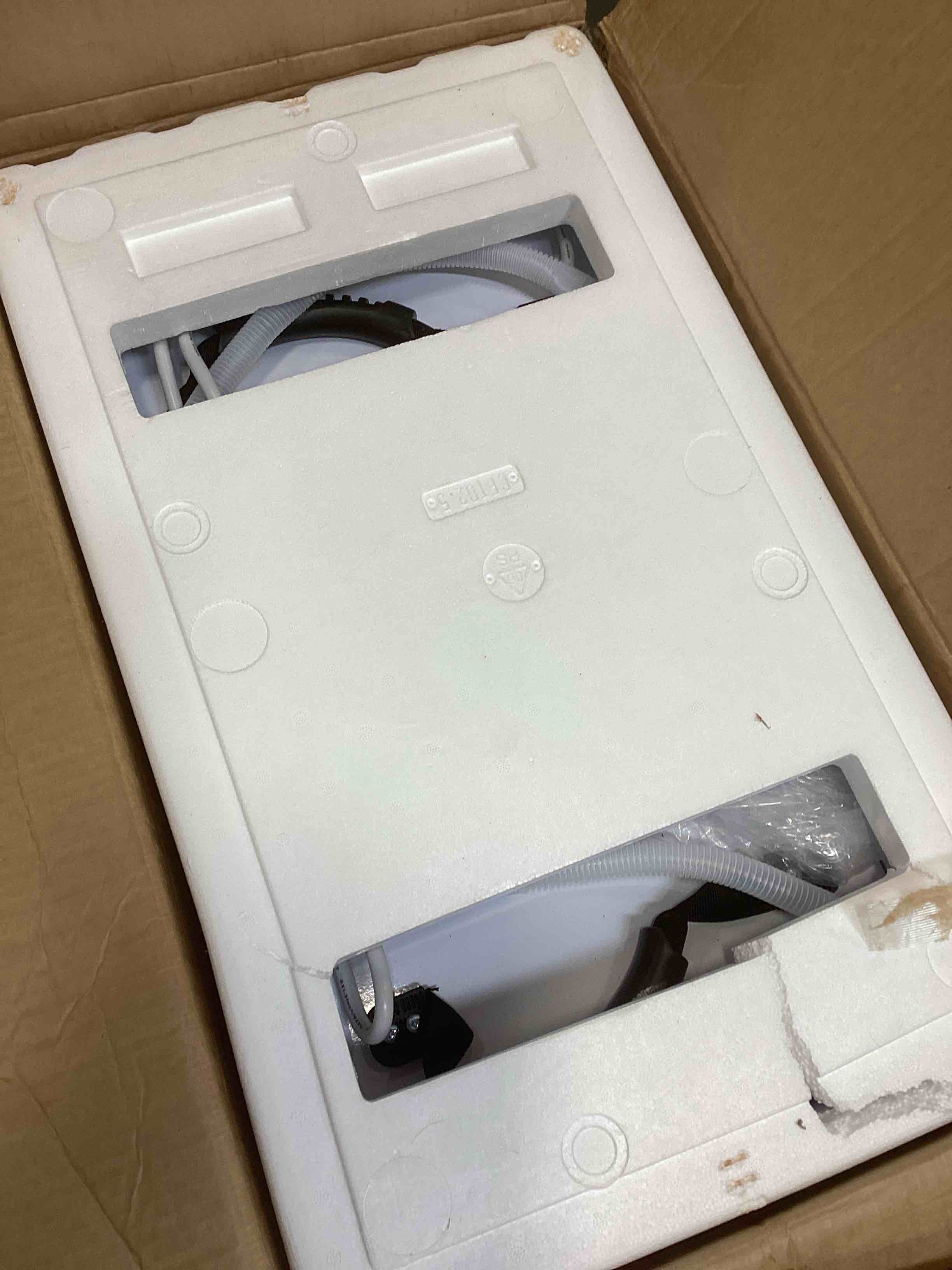https://s3.amazonaws.com/lotting-images-prod/bidfta/TEA0230905_1729011713013.jpeg