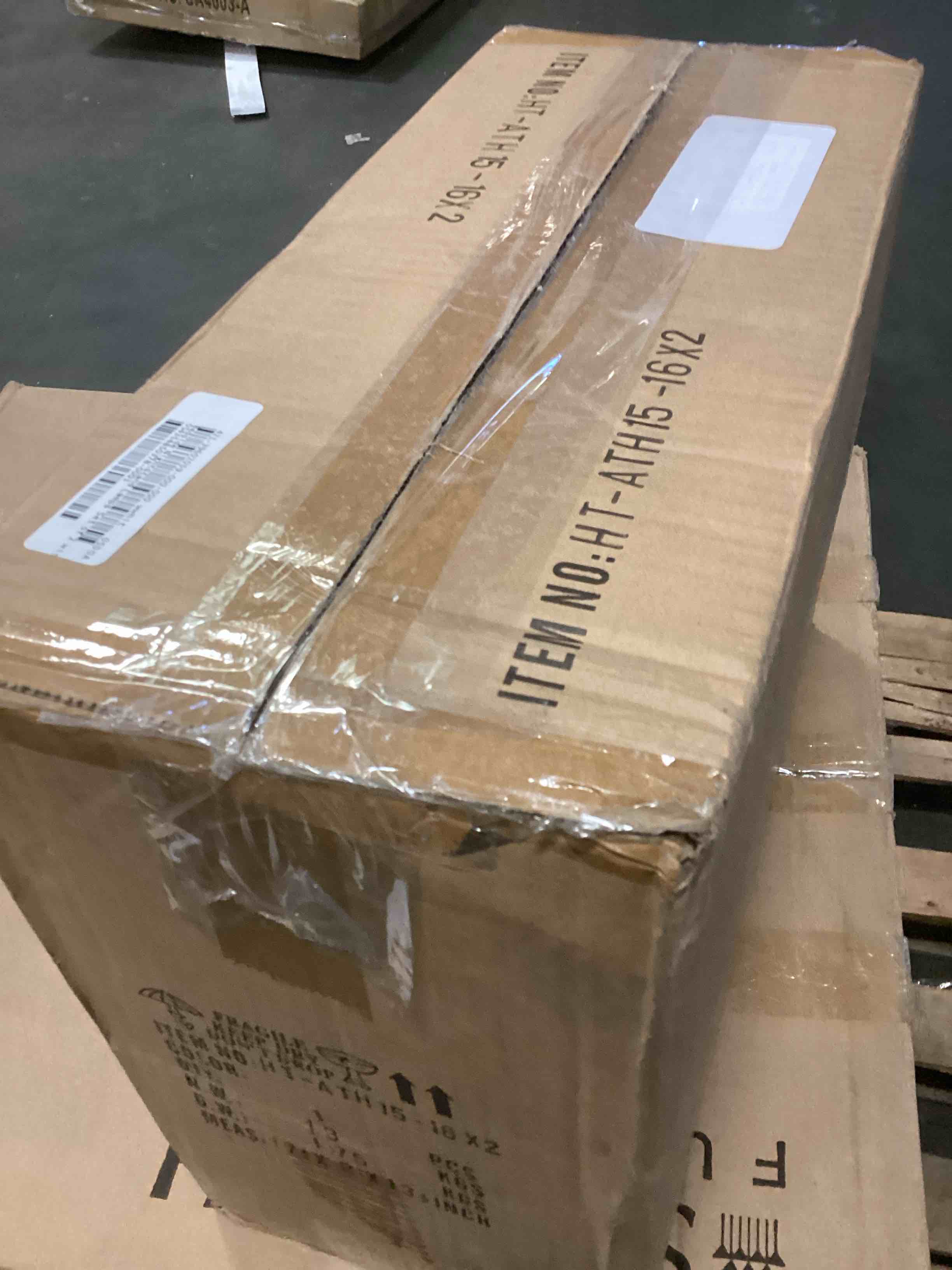 https://s3.amazonaws.com/lotting-images-prod/bidfta/TEA0231202_1728650874902.jpeg