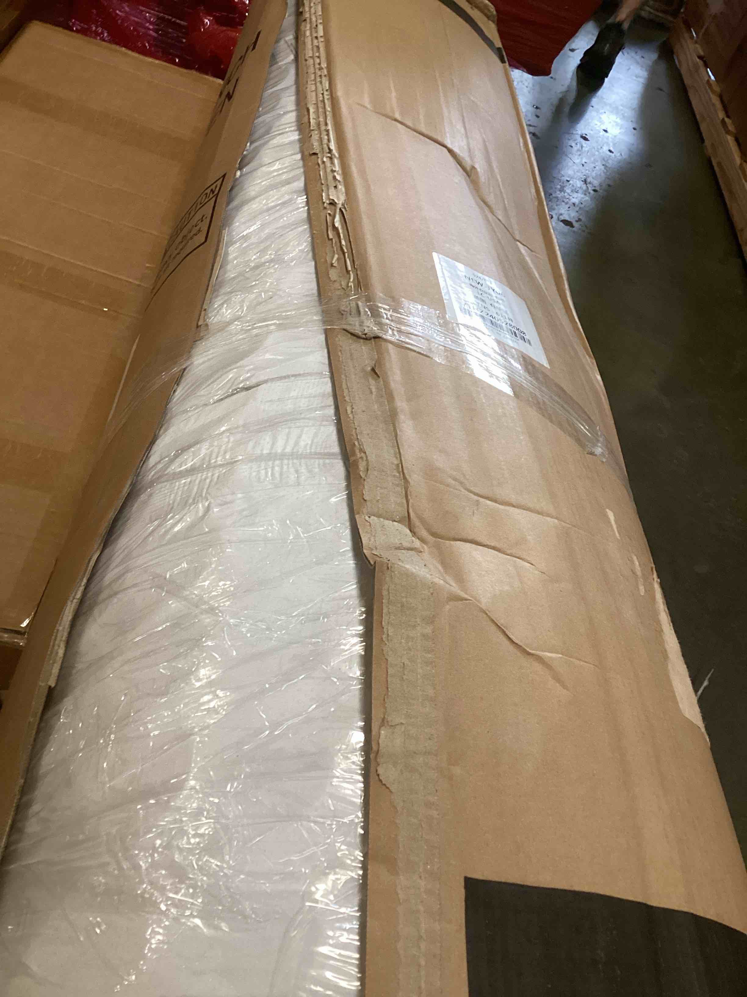 https://s3.amazonaws.com/lotting-images-prod/bidfta/TEA0231390_1728486941962.jpeg