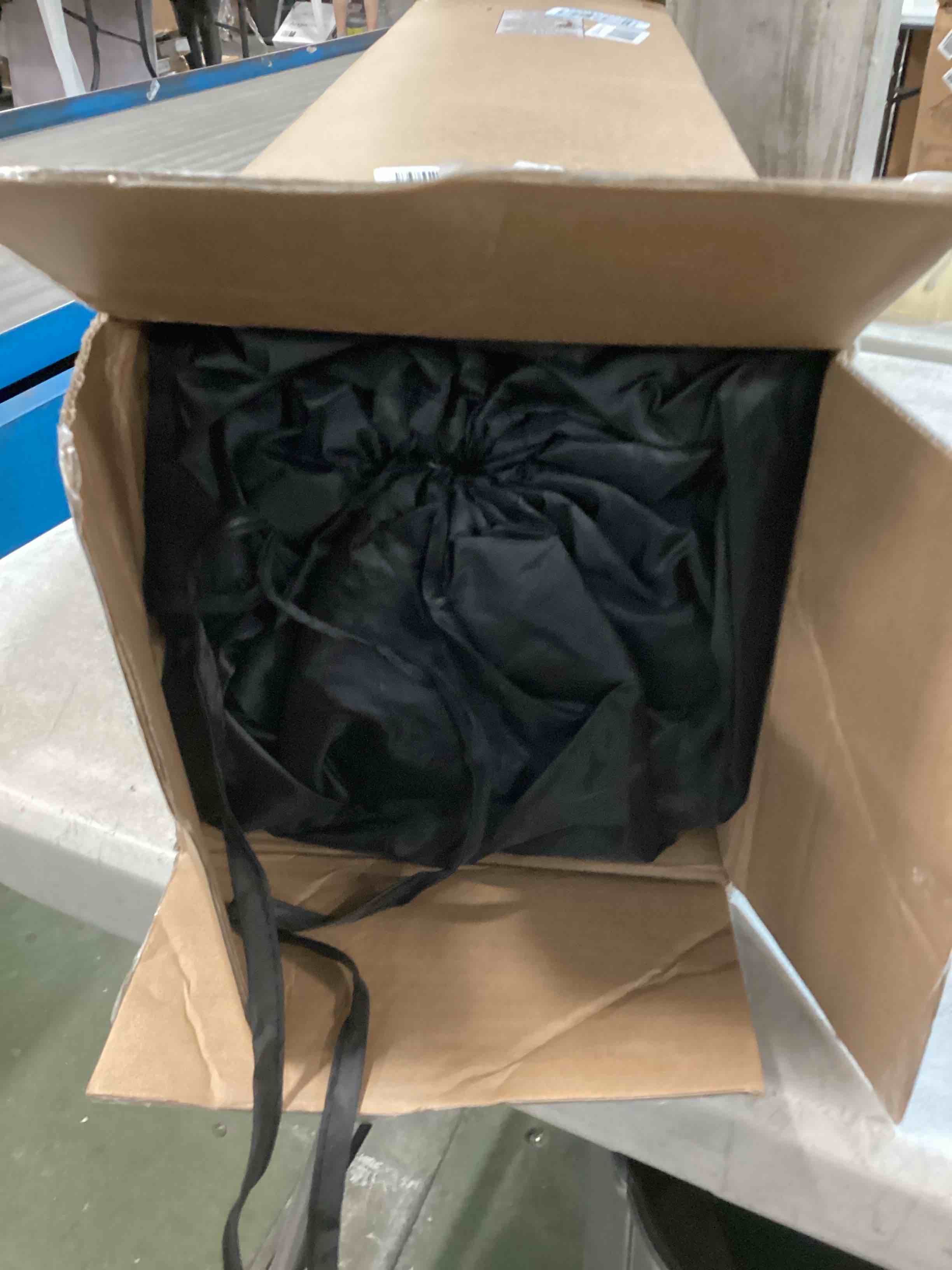 https://s3.amazonaws.com/lotting-images-prod/bidfta/TEA0232707_1727530455271.jpeg