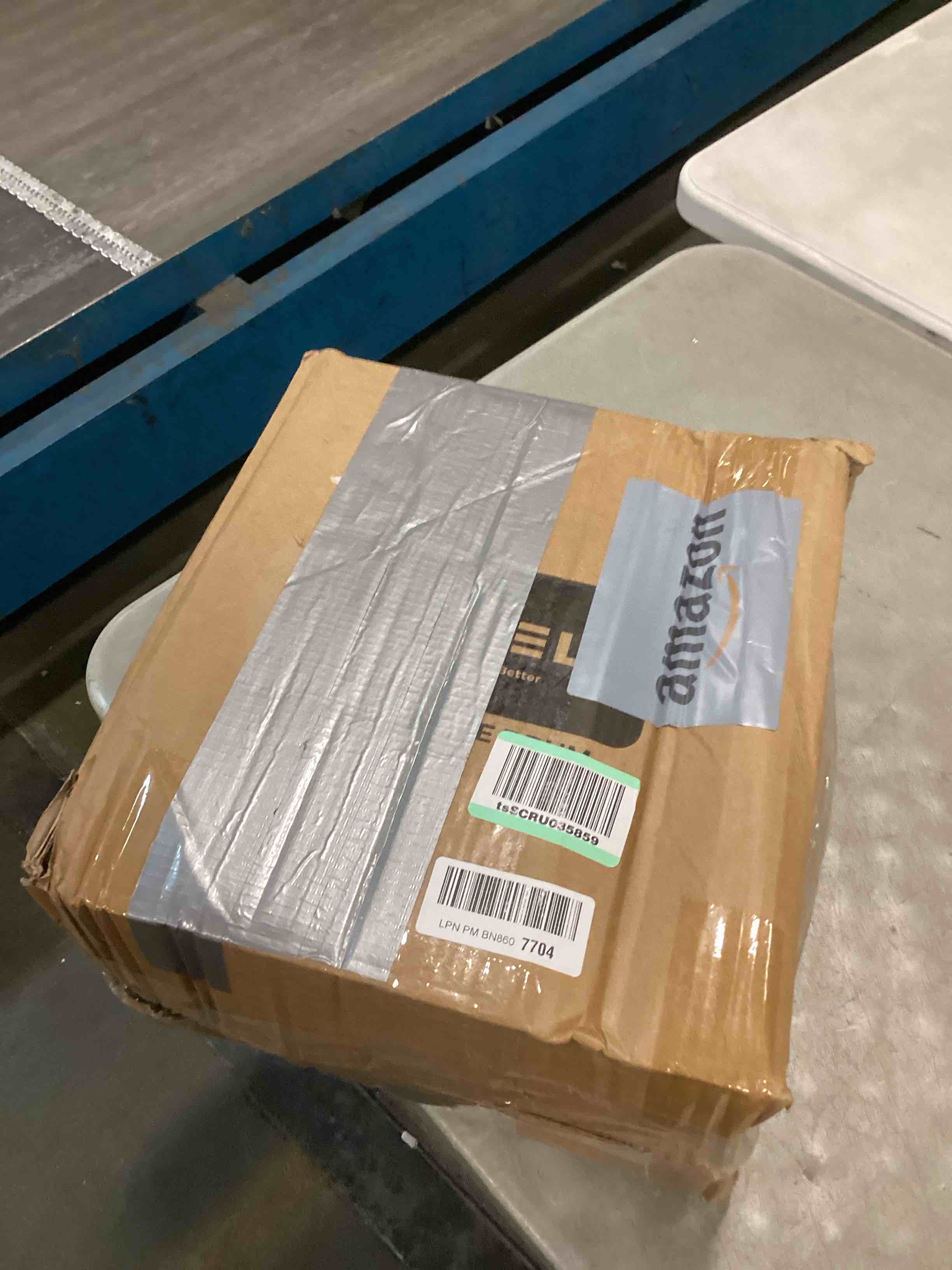 https://s3.amazonaws.com/lotting-images-prod/bidfta/TEA0236369_1728042487117.jpeg