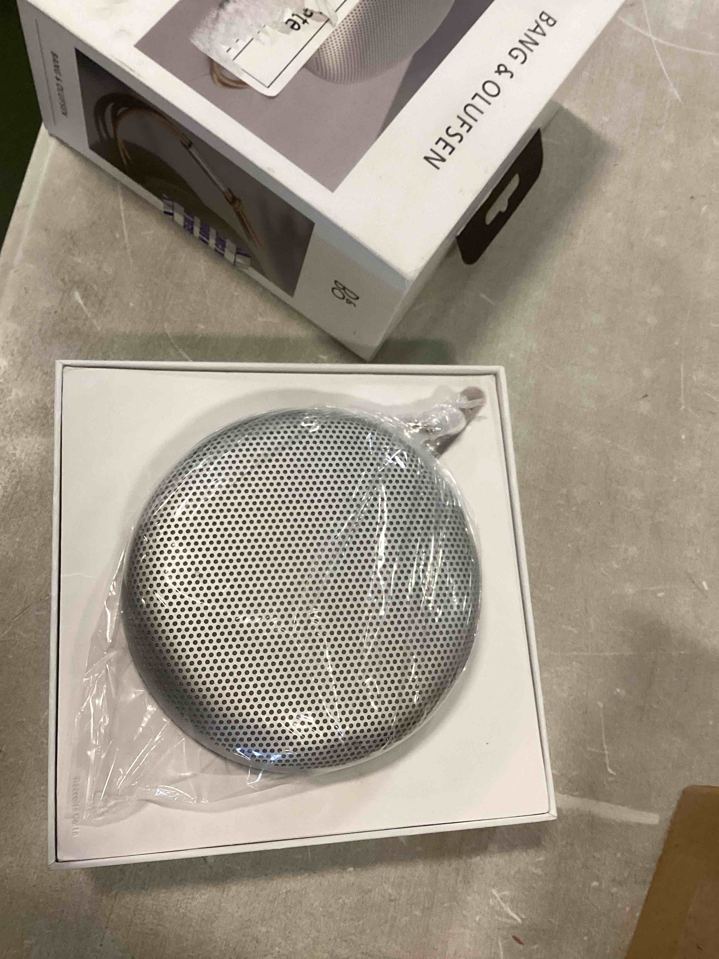 https://s3.amazonaws.com/lotting-images-prod/bidfta/TEA0236784_1727894884098.jpeg