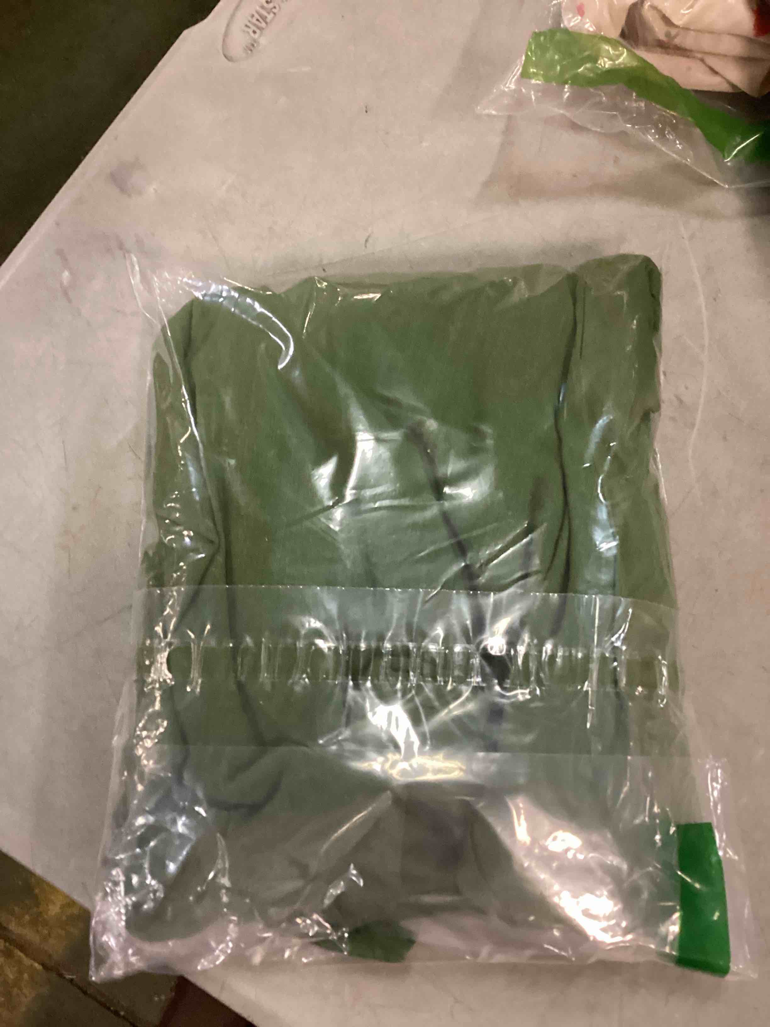 https://s3.amazonaws.com/lotting-images-prod/bidfta/TEA0237105_1727722088813.jpeg