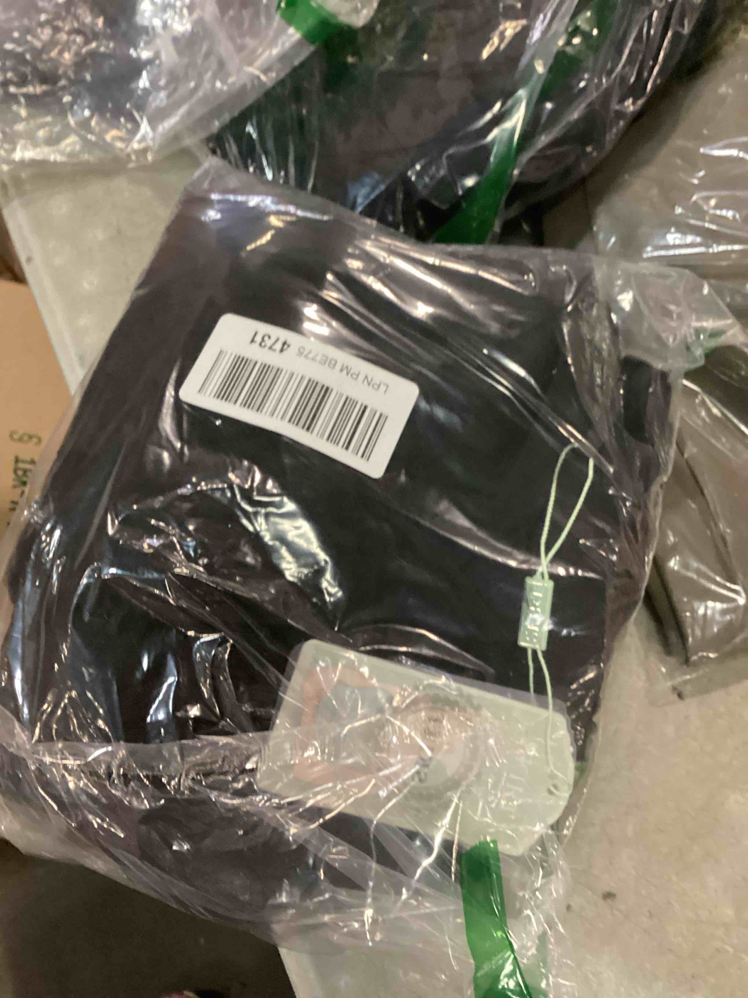 https://s3.amazonaws.com/lotting-images-prod/bidfta/TEA0237518_1727457460096.jpeg