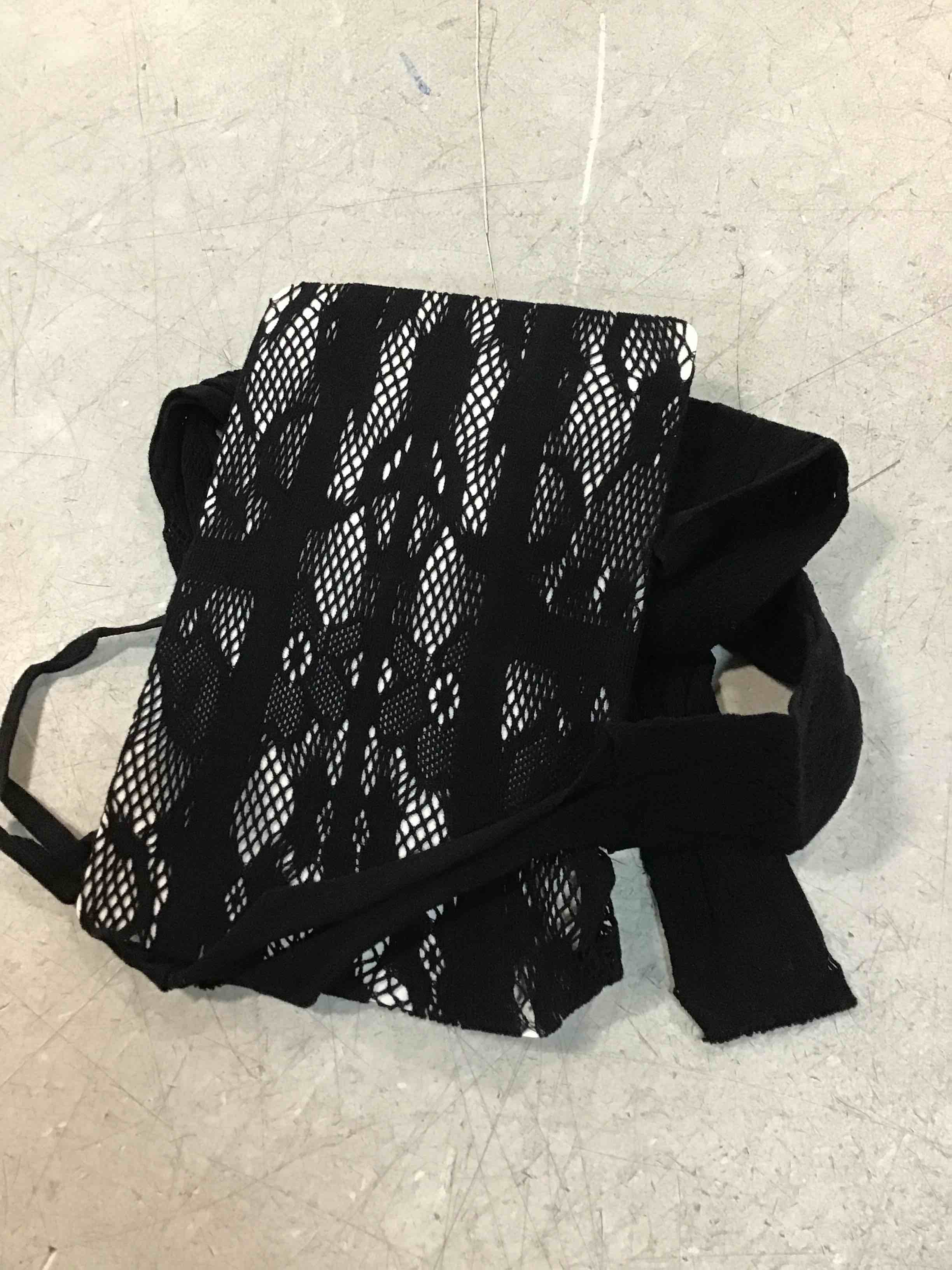 https://s3.amazonaws.com/lotting-images-prod/bidfta/TEA0238283_1727961080282.jpeg