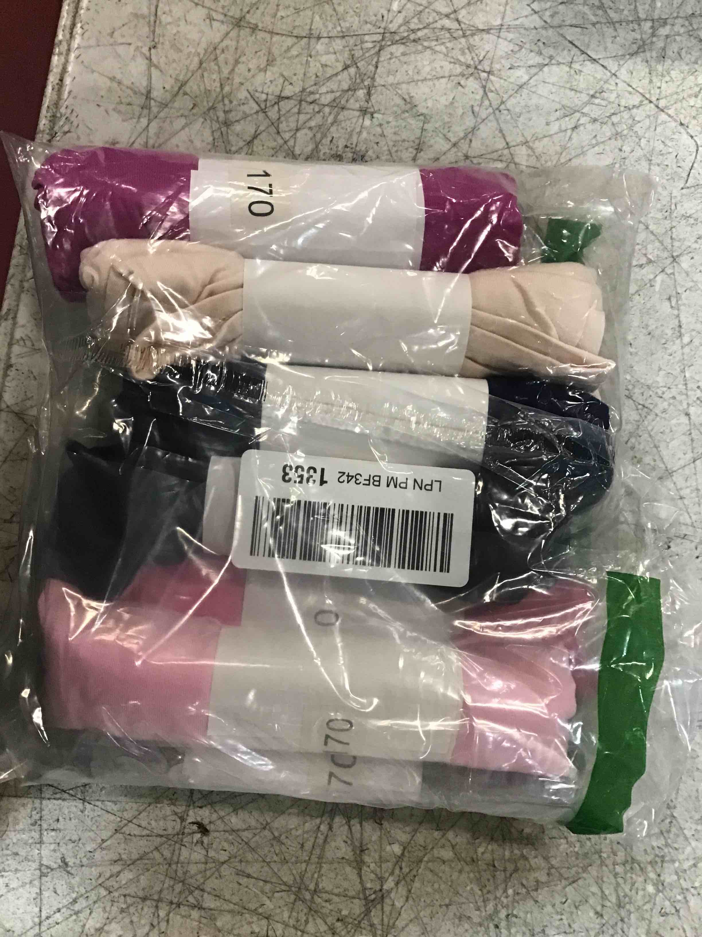https://s3.amazonaws.com/lotting-images-prod/bidfta/TEA0238607_1727804830045.jpeg
