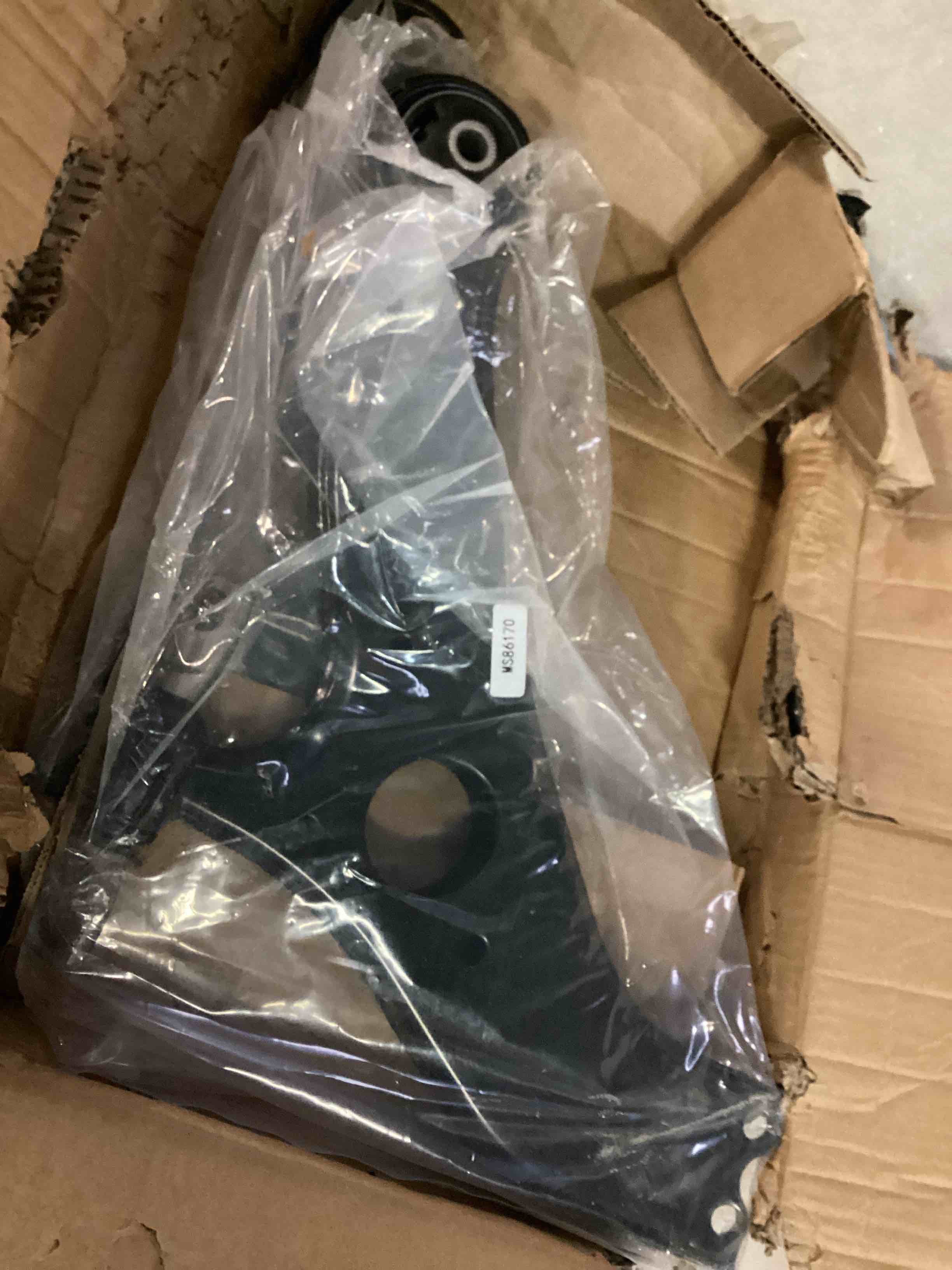 https://s3.amazonaws.com/lotting-images-prod/bidfta/TEA0239373_1727269422626.jpeg