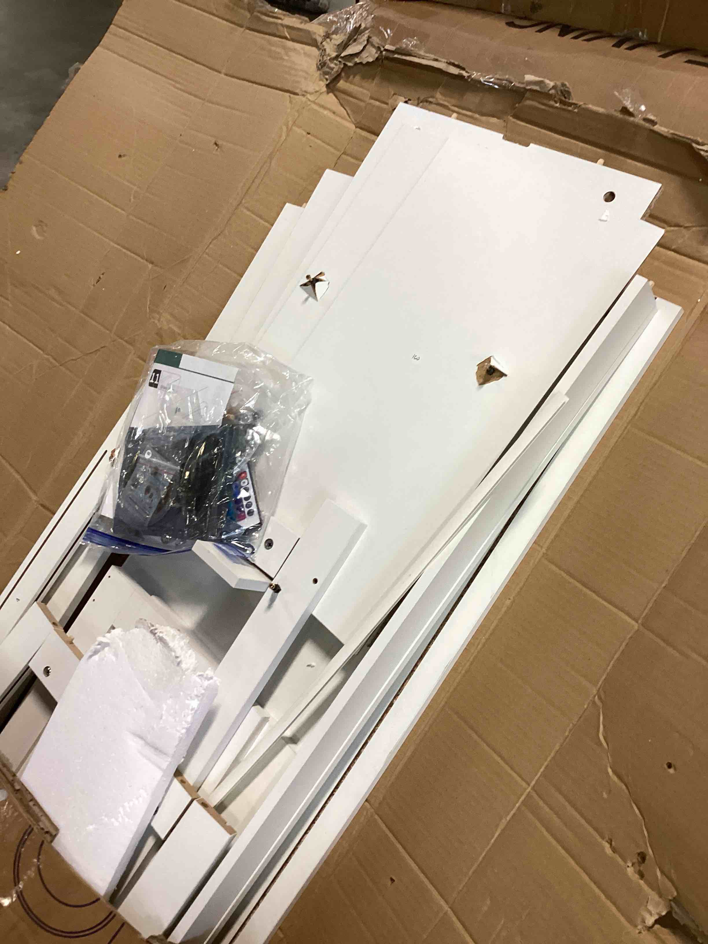 https://s3.amazonaws.com/lotting-images-prod/bidfta/TEA0239441_1727203900919.jpeg