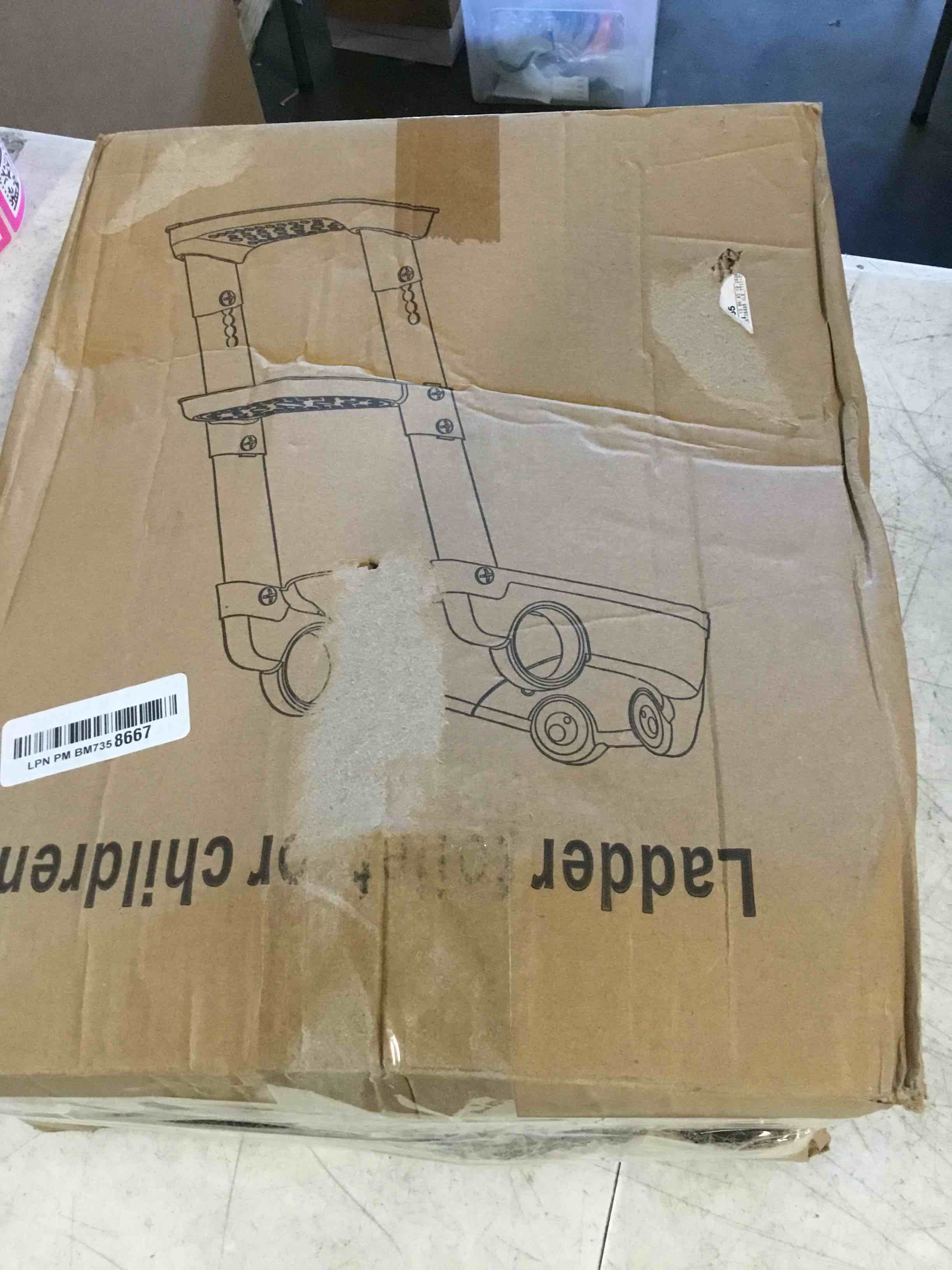 https://s3.amazonaws.com/lotting-images-prod/bidfta/TEA0241161_1726524350889.jpeg
