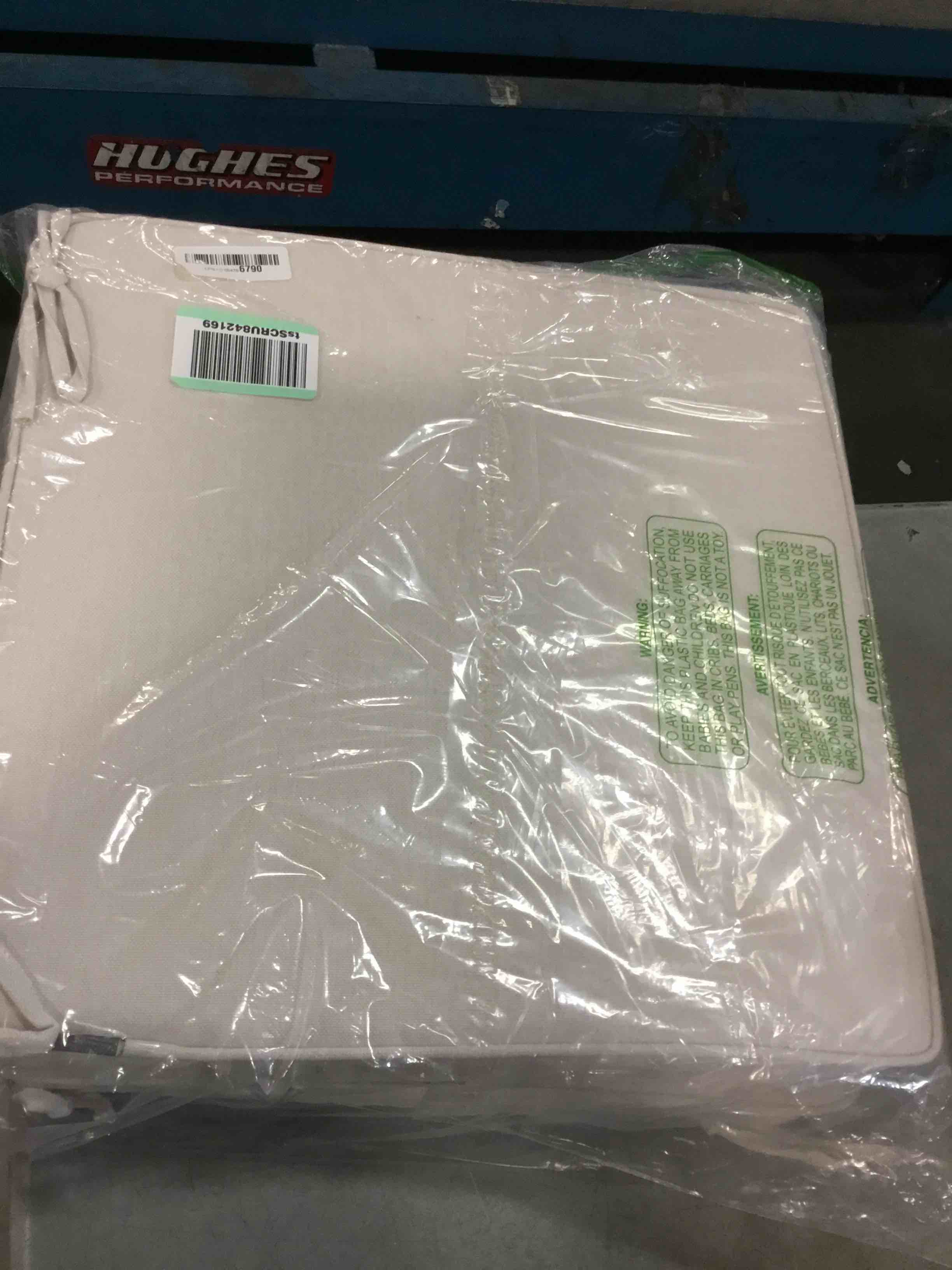 https://s3.amazonaws.com/lotting-images-prod/bidfta/TEA0242705_1727235753498.jpeg