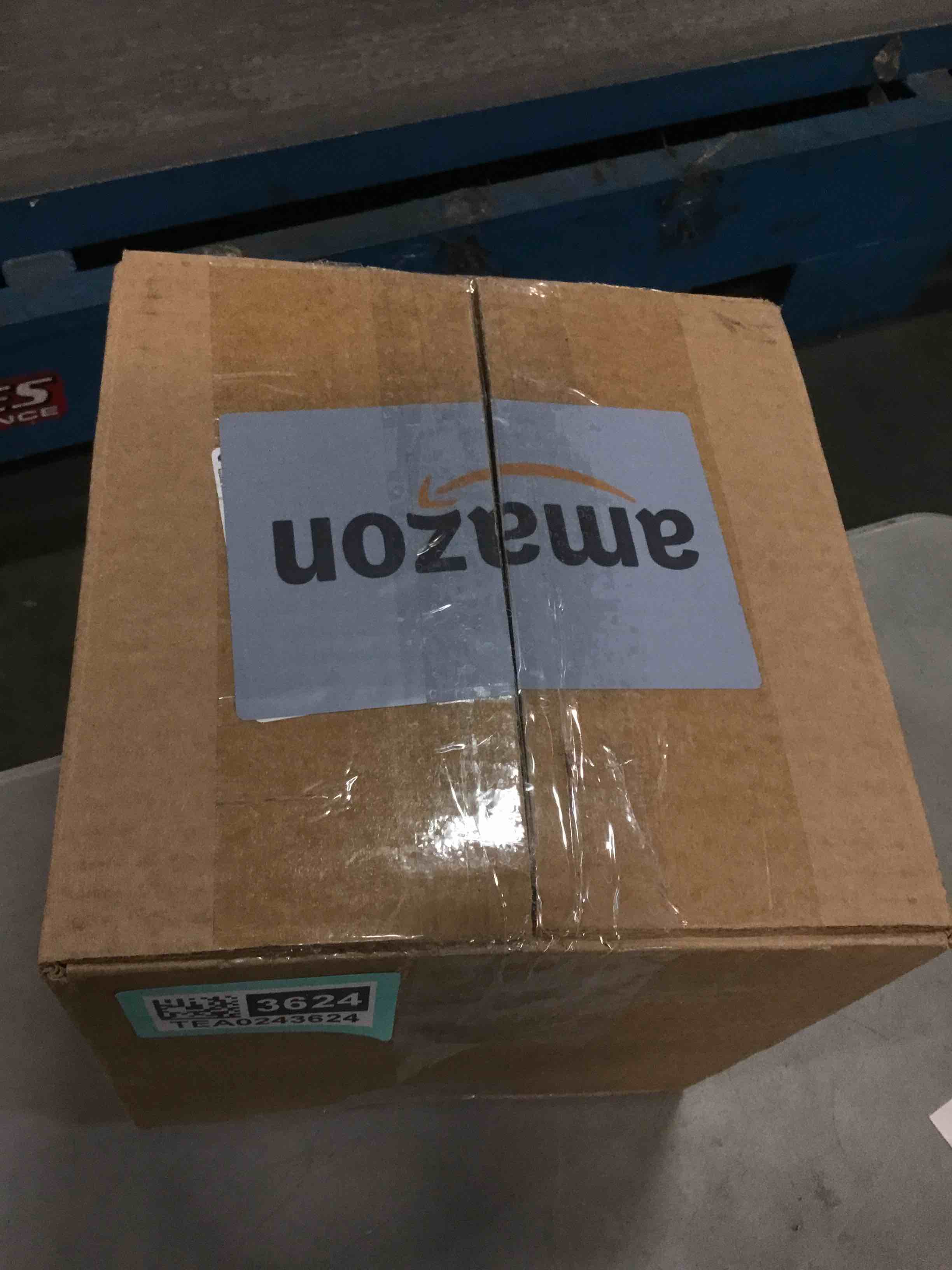 https://s3.amazonaws.com/lotting-images-prod/bidfta/TEA0243624_1726270365285.jpeg