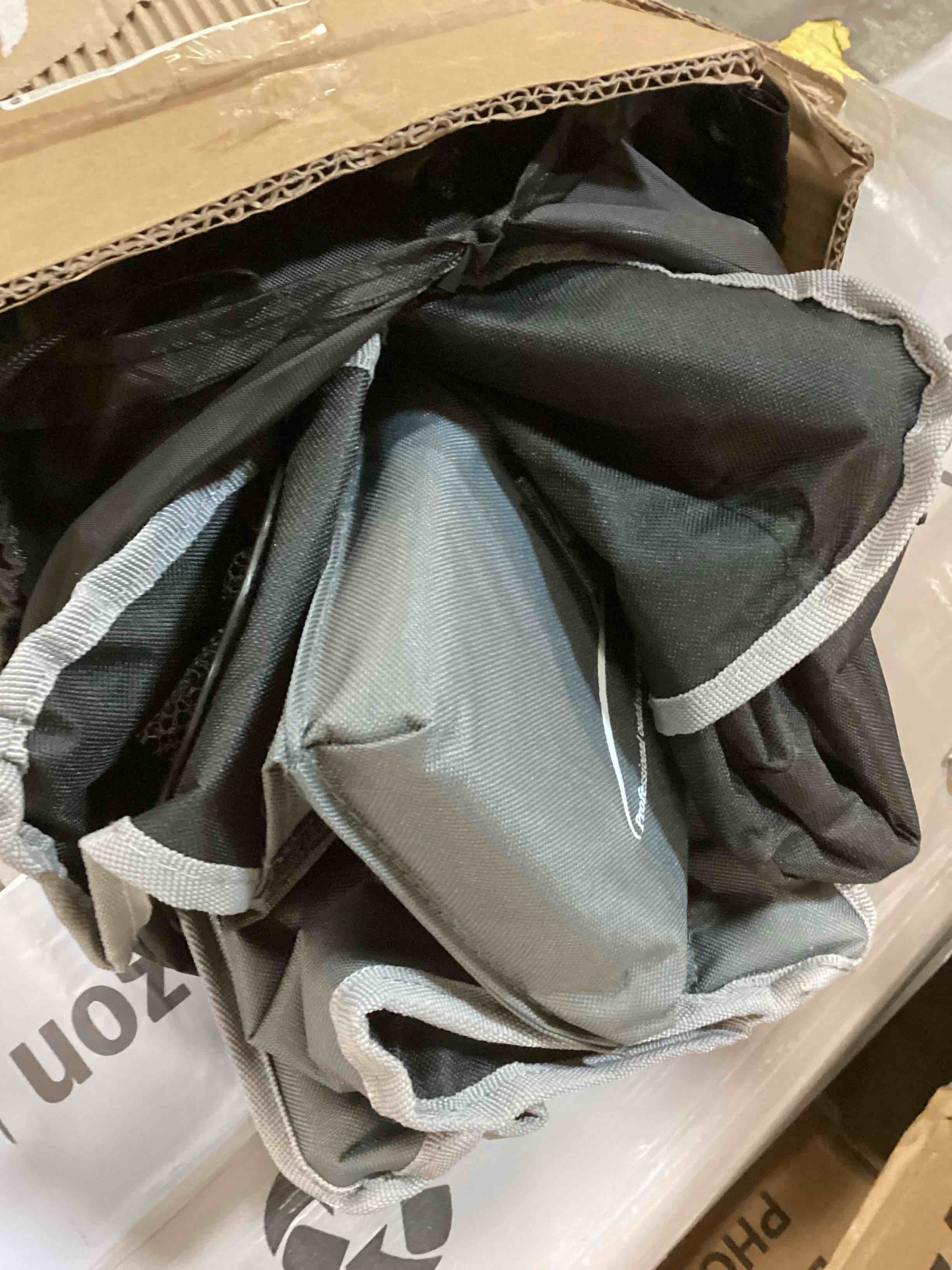 https://s3.amazonaws.com/lotting-images-prod/bidfta/TEA0243867_1726026707079.jpeg