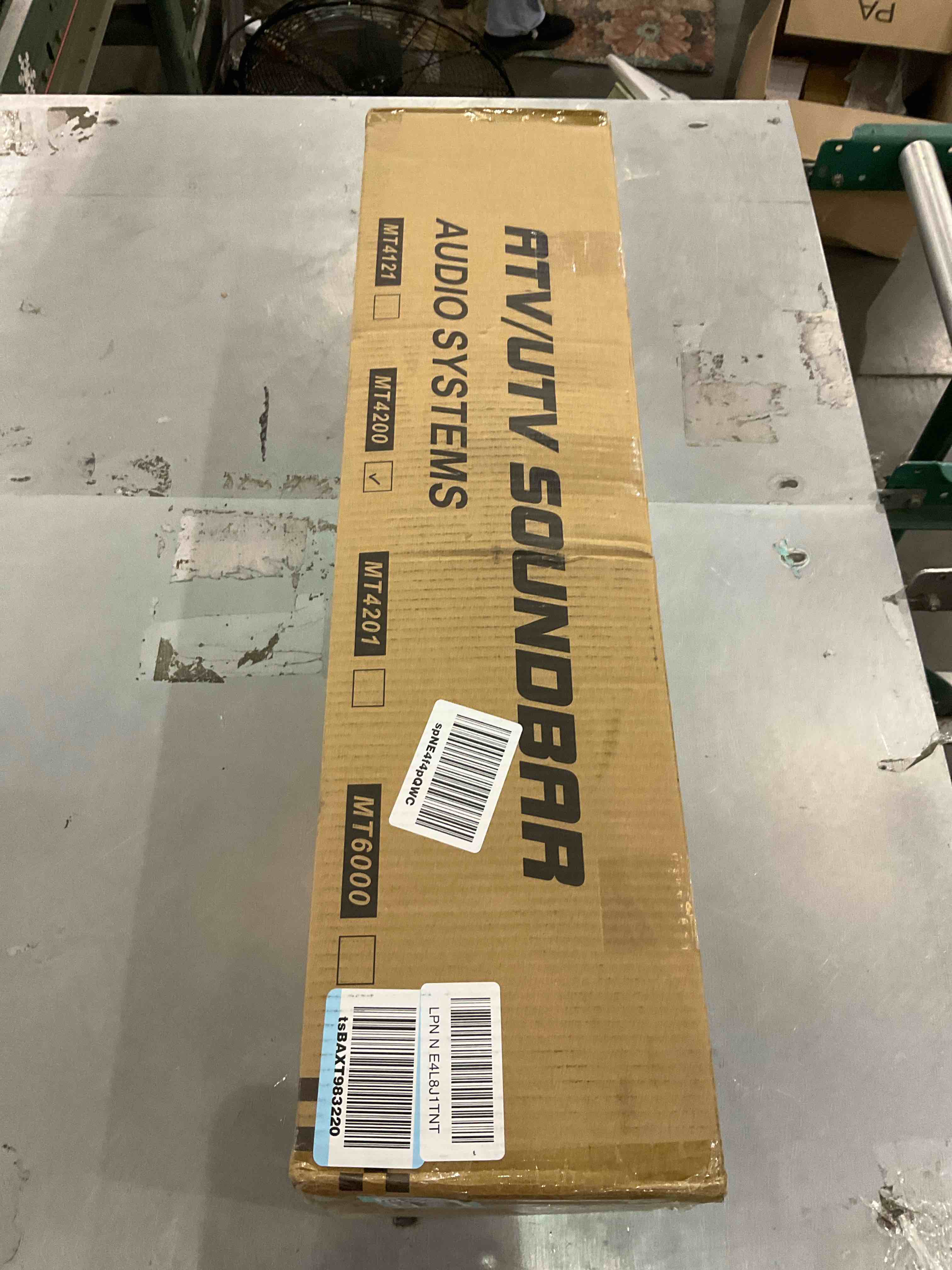 https://s3.amazonaws.com/lotting-images-prod/bidfta/TEA0250404_1727716974682.jpeg