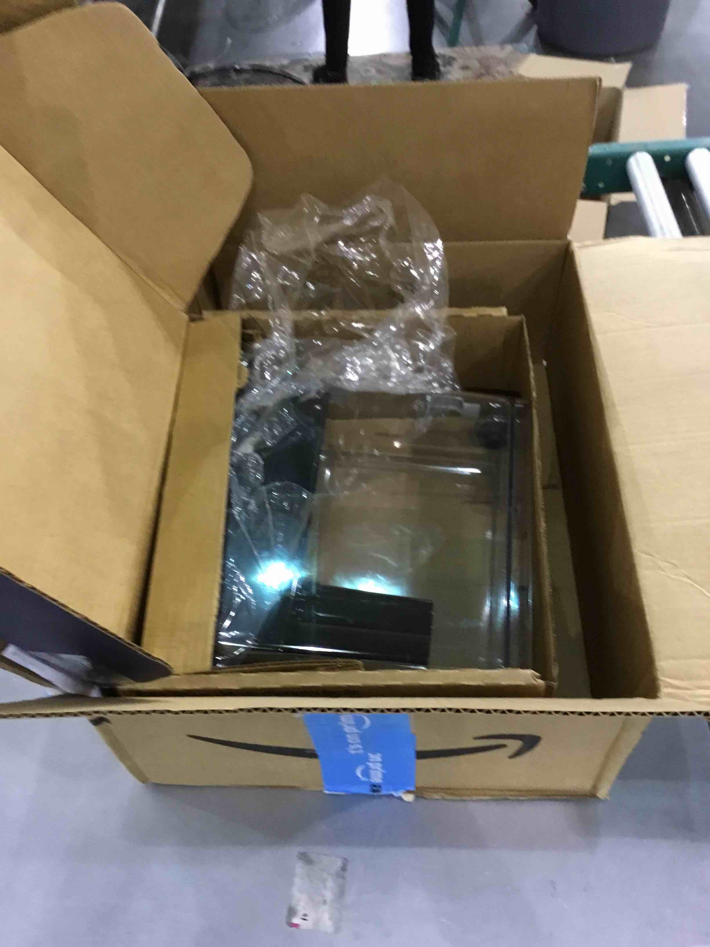 https://s3.amazonaws.com/lotting-images-prod/bidfta/TEA0250995_1727260274924.jpeg