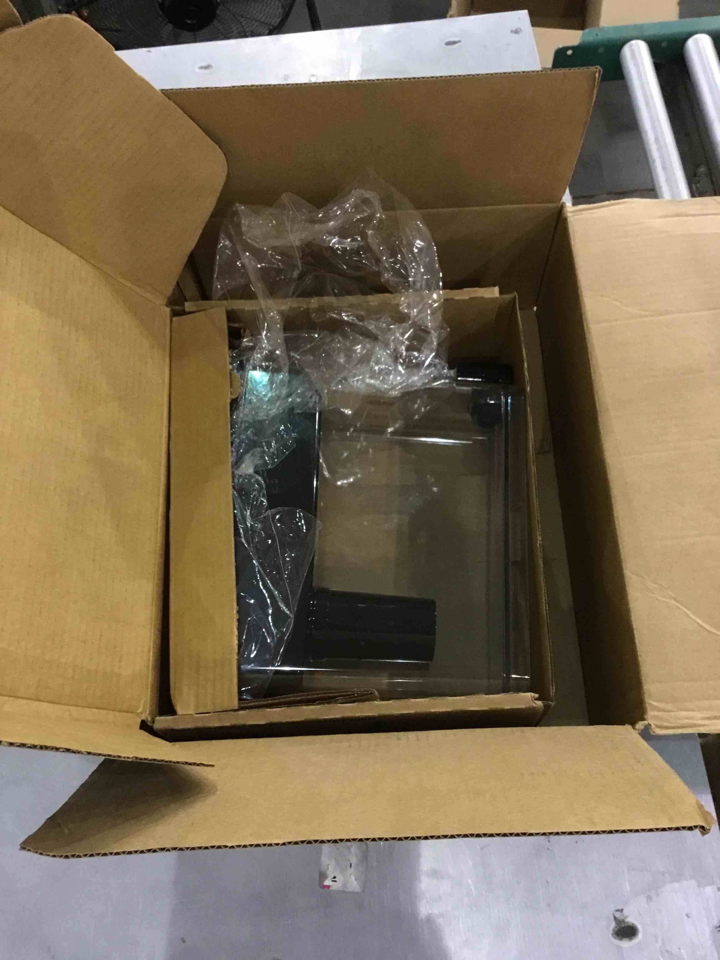 https://s3.amazonaws.com/lotting-images-prod/bidfta/TEA0250995_1727260280650.jpeg