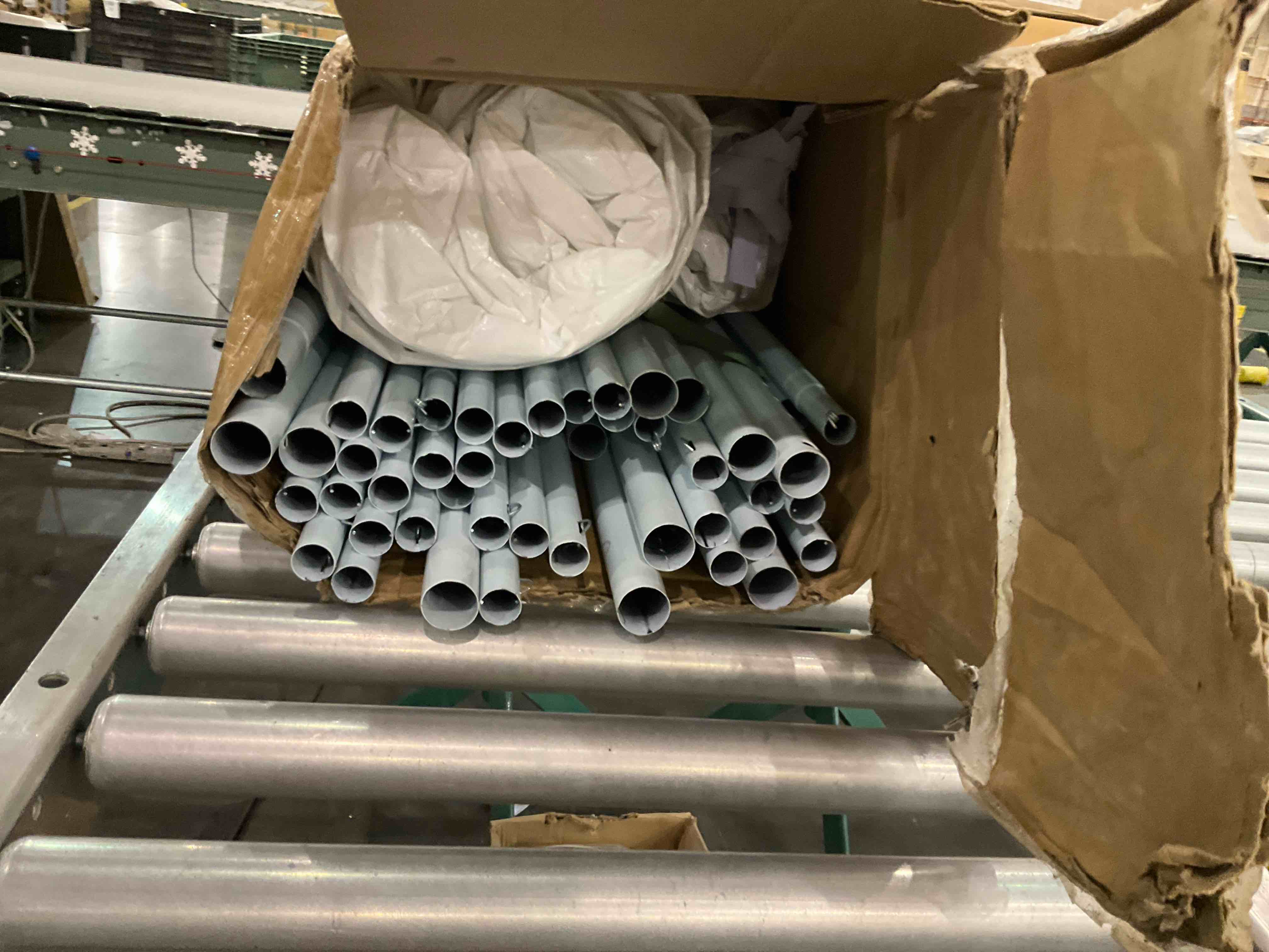 https://s3.amazonaws.com/lotting-images-prod/bidfta/TEA0251004_1727208307607.jpeg