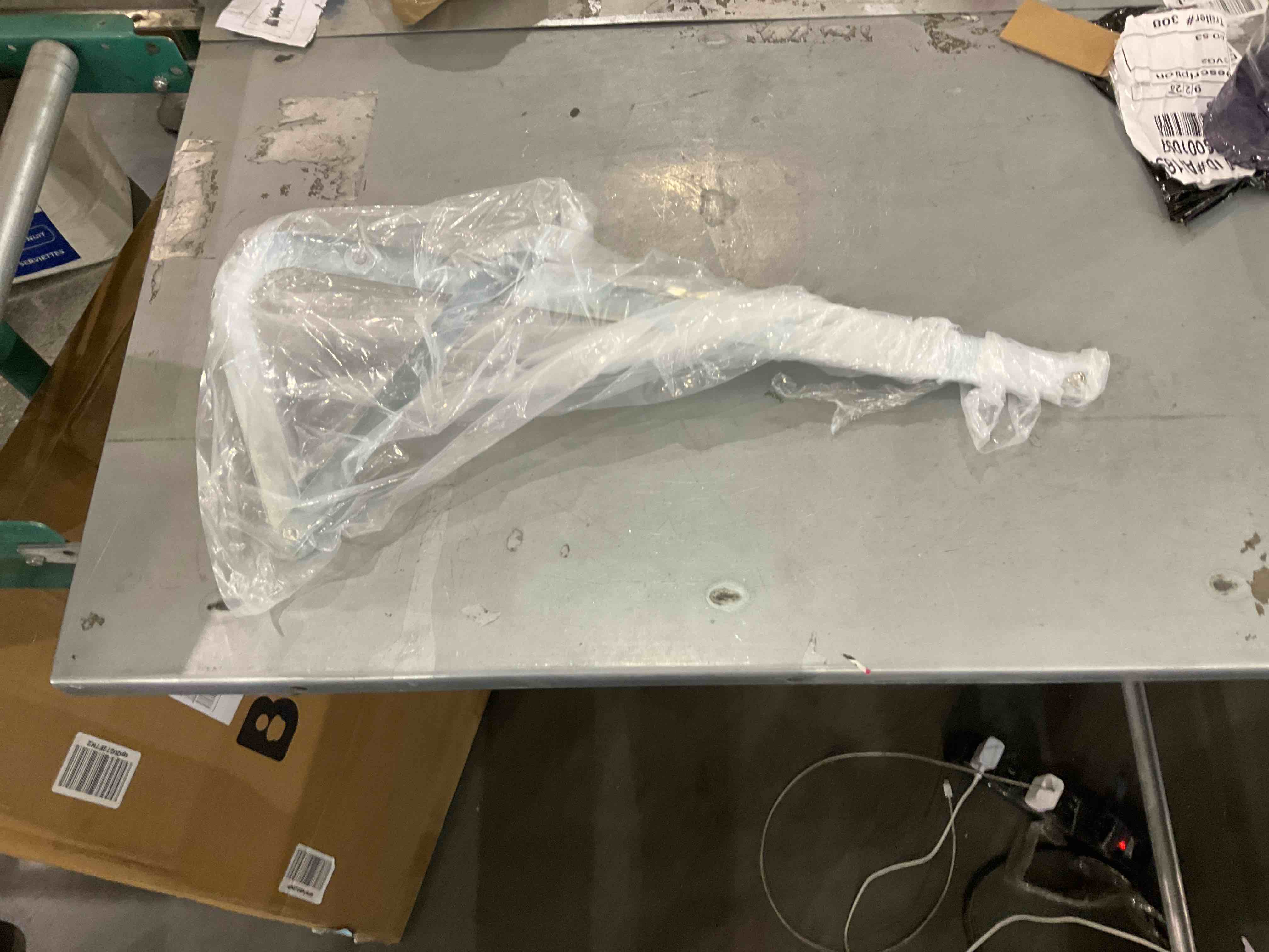 only one arm. PR315500-RH & PR315500-LH Attic Ladder Hinge Arms Kit for Louisville Attic Ladder S224P S254P L224P L254P CS224P CS254P CL224P CL254P S300P S305P L300P L305P AS226P AS256P AL226P AL228P,1 Pair