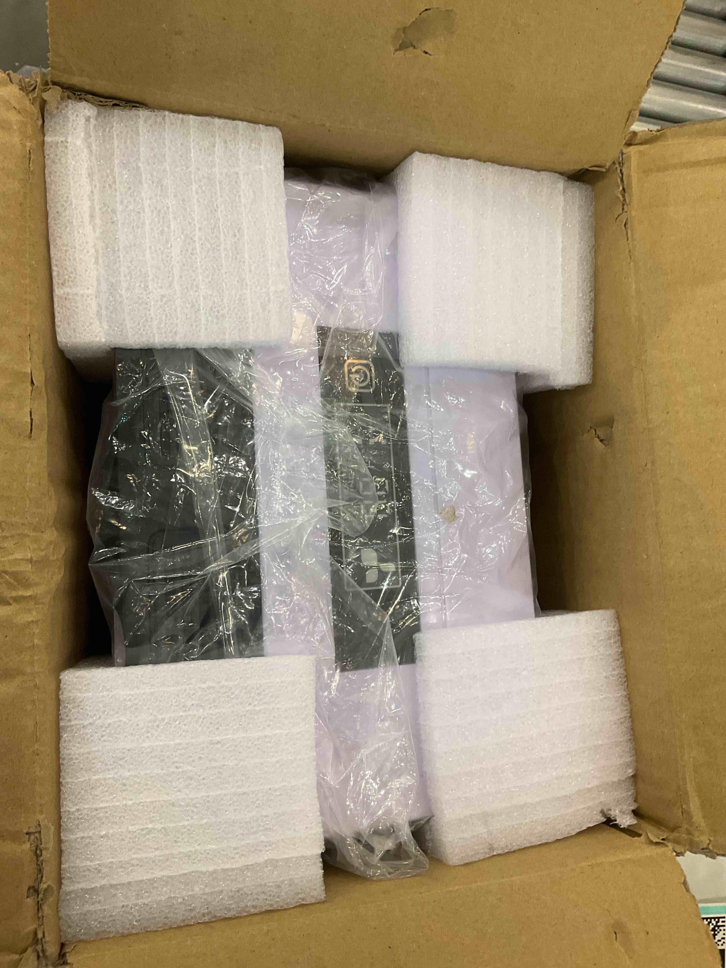 https://s3.amazonaws.com/lotting-images-prod/bidfta/TEA0251731_1726505804546.jpeg