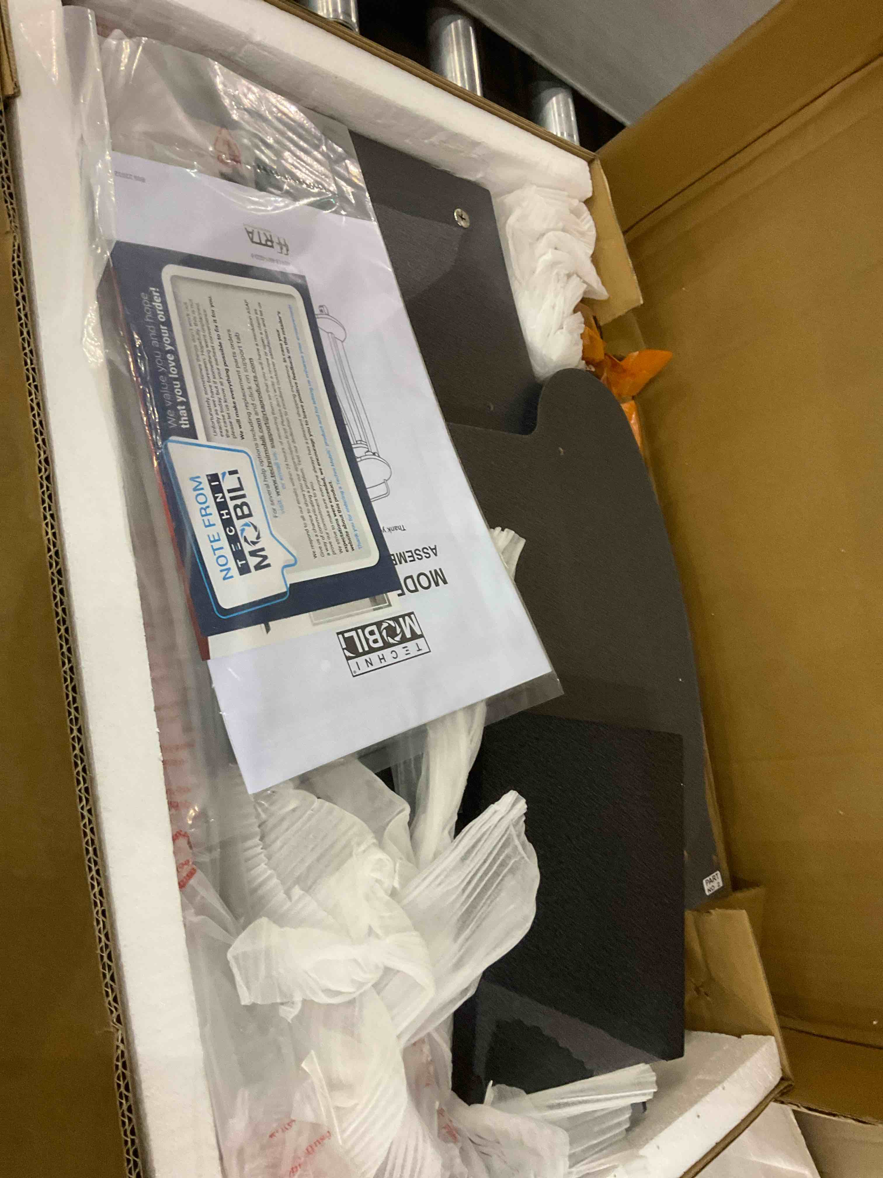 https://s3.amazonaws.com/lotting-images-prod/bidfta/TEA0253679_1730201945557.jpeg