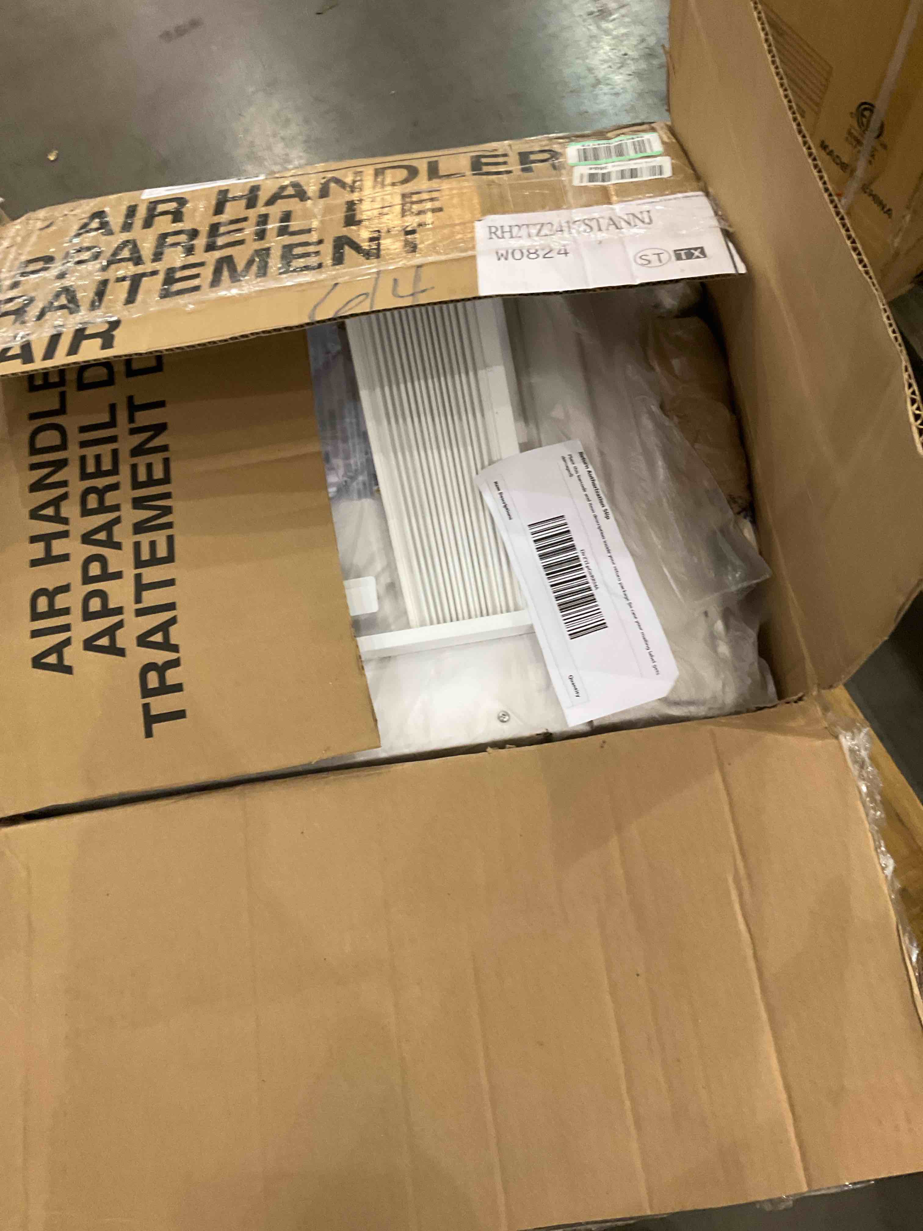 Amazon Basics Window Mounted Air Conditioner with Mechanical Control Cools 150 Square Feet, 5000 BTU, AC Unit, White