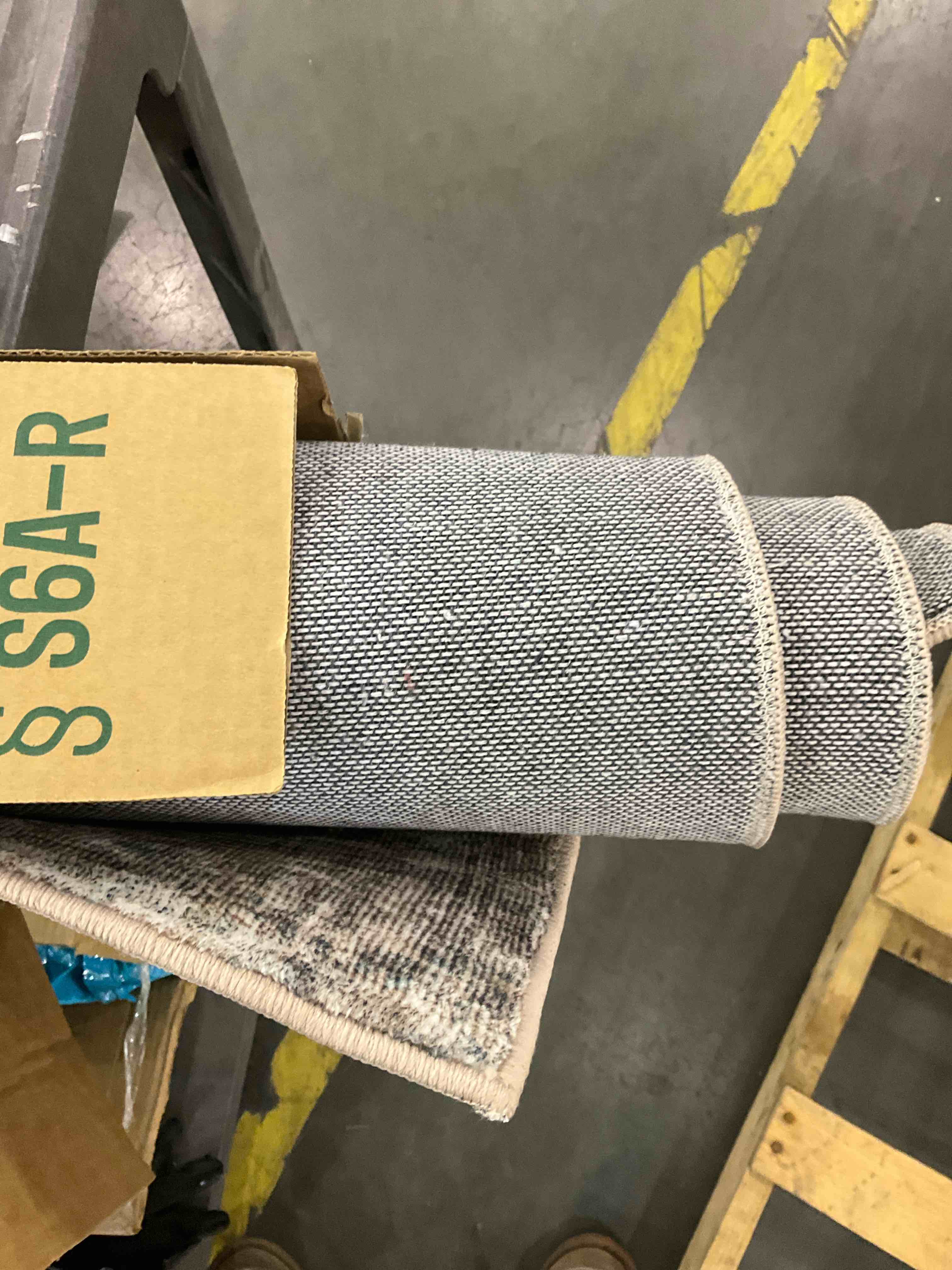 https://s3.amazonaws.com/lotting-images-prod/bidfta/TEA0254838_1726488659065.jpeg