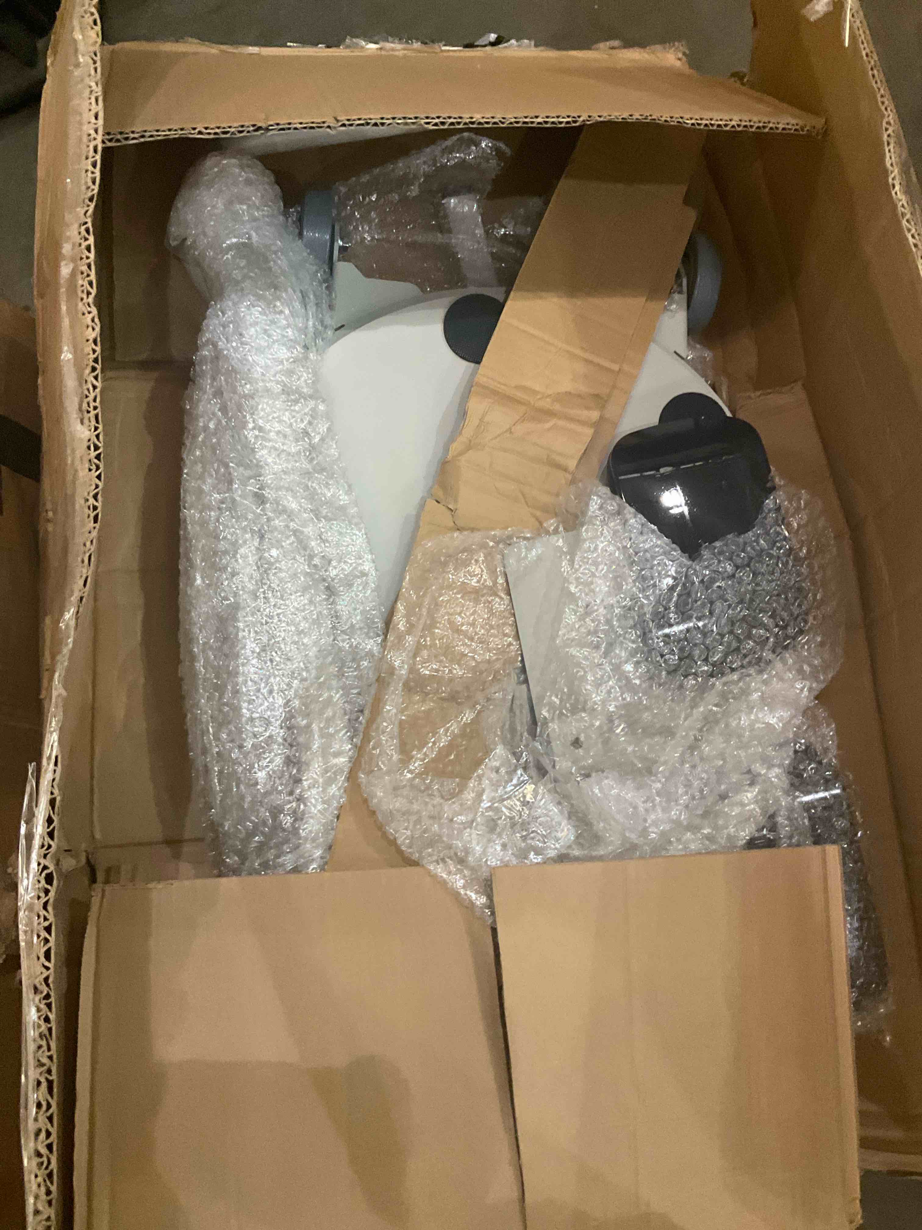 https://s3.amazonaws.com/lotting-images-prod/bidfta/TEA0254967_1729609521908.jpeg