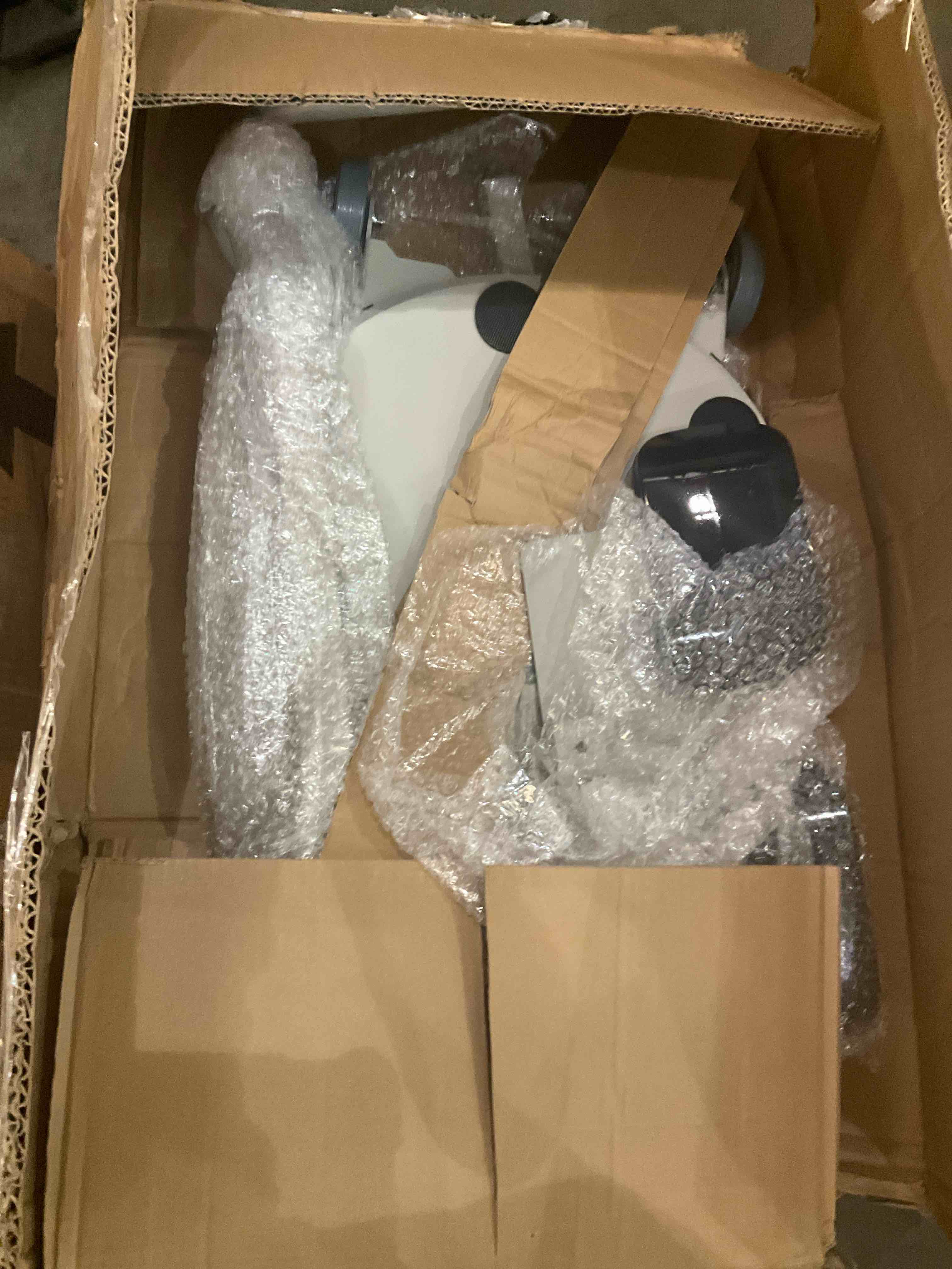 https://s3.amazonaws.com/lotting-images-prod/bidfta/TEA0254967_1729609523197.jpeg