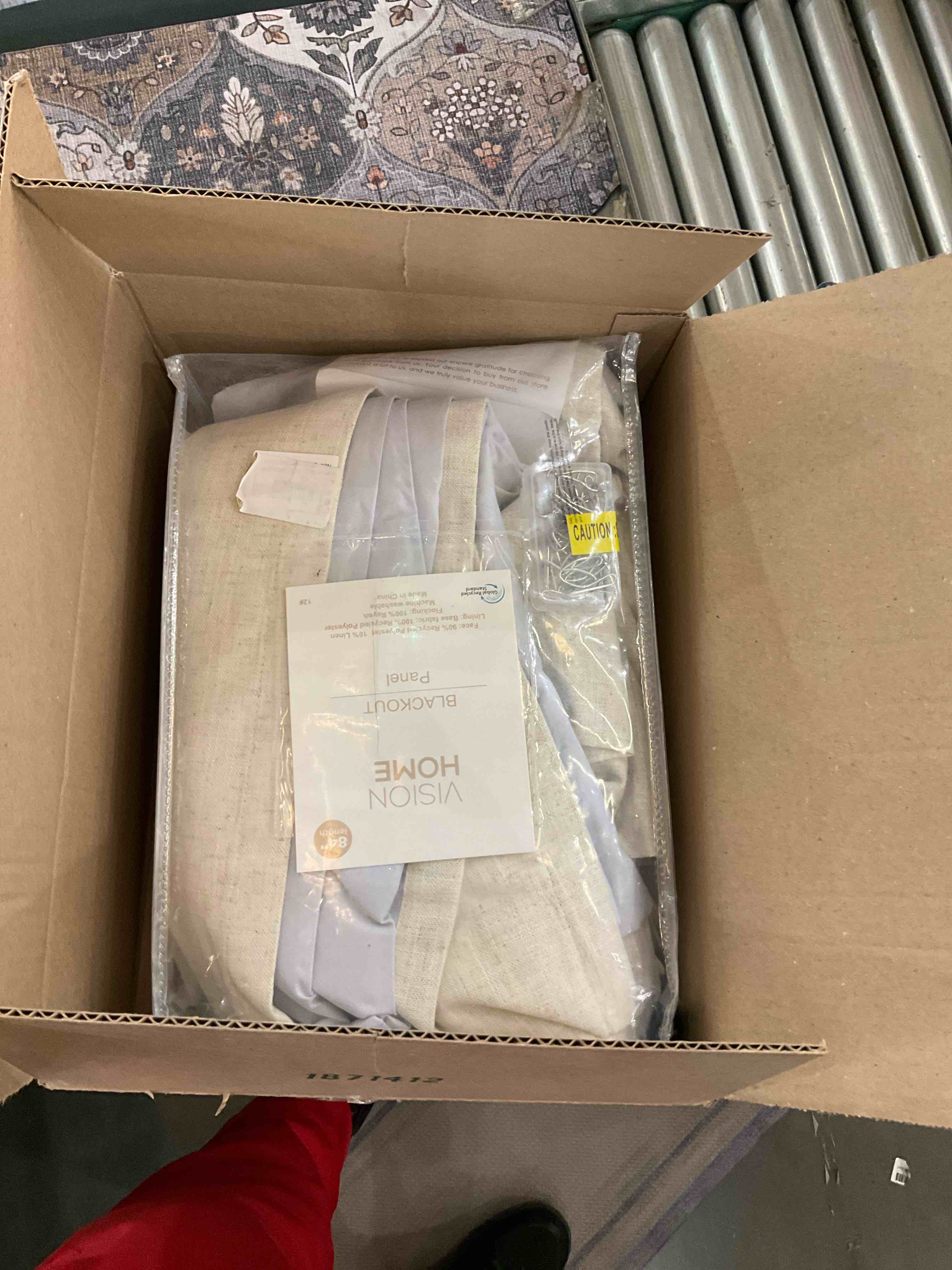 https://s3.amazonaws.com/lotting-images-prod/bidfta/TEA0255923_1727112904635.jpeg