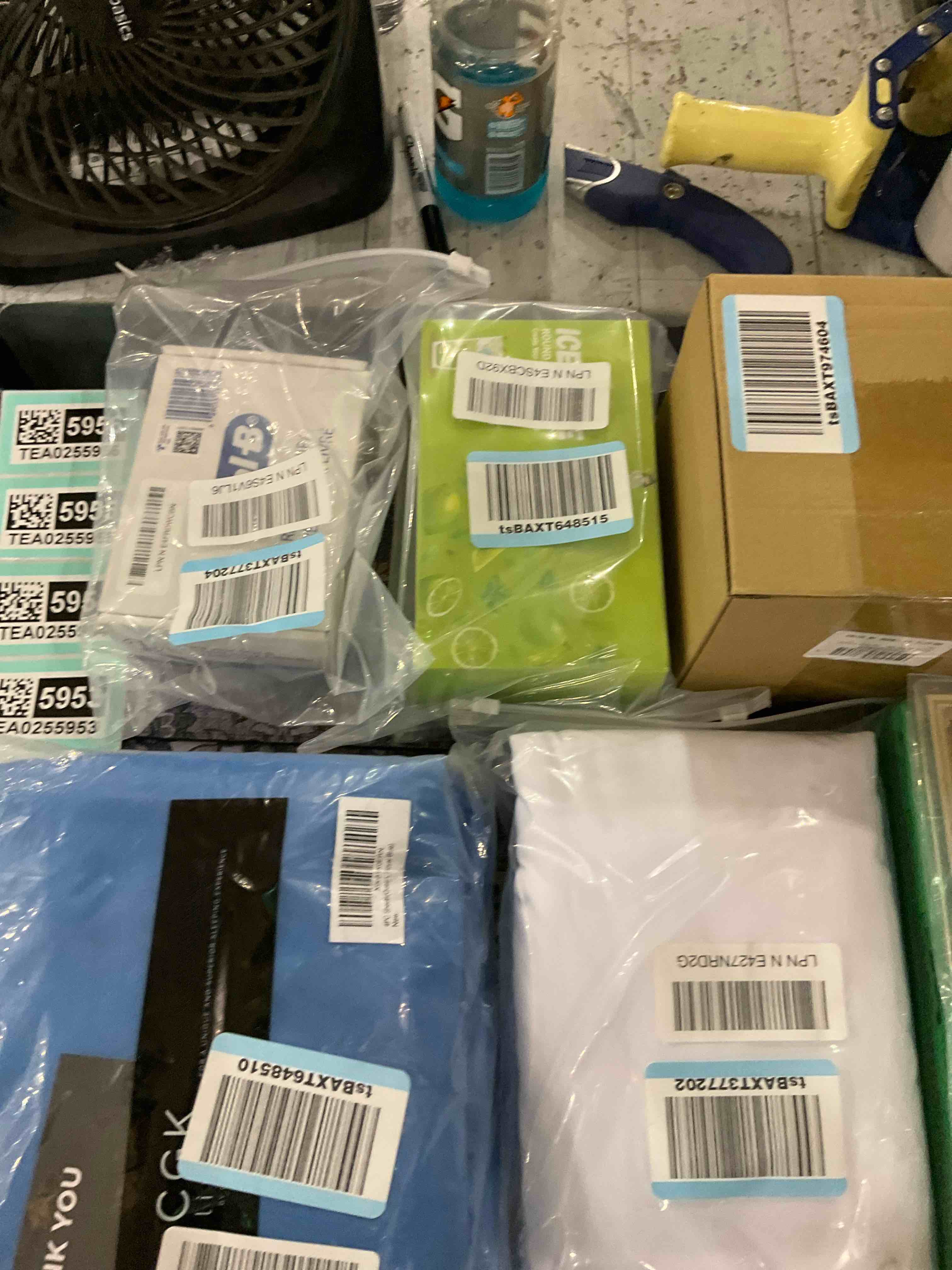 https://s3.amazonaws.com/lotting-images-prod/bidfta/TEA0255952_1727119726039.jpeg