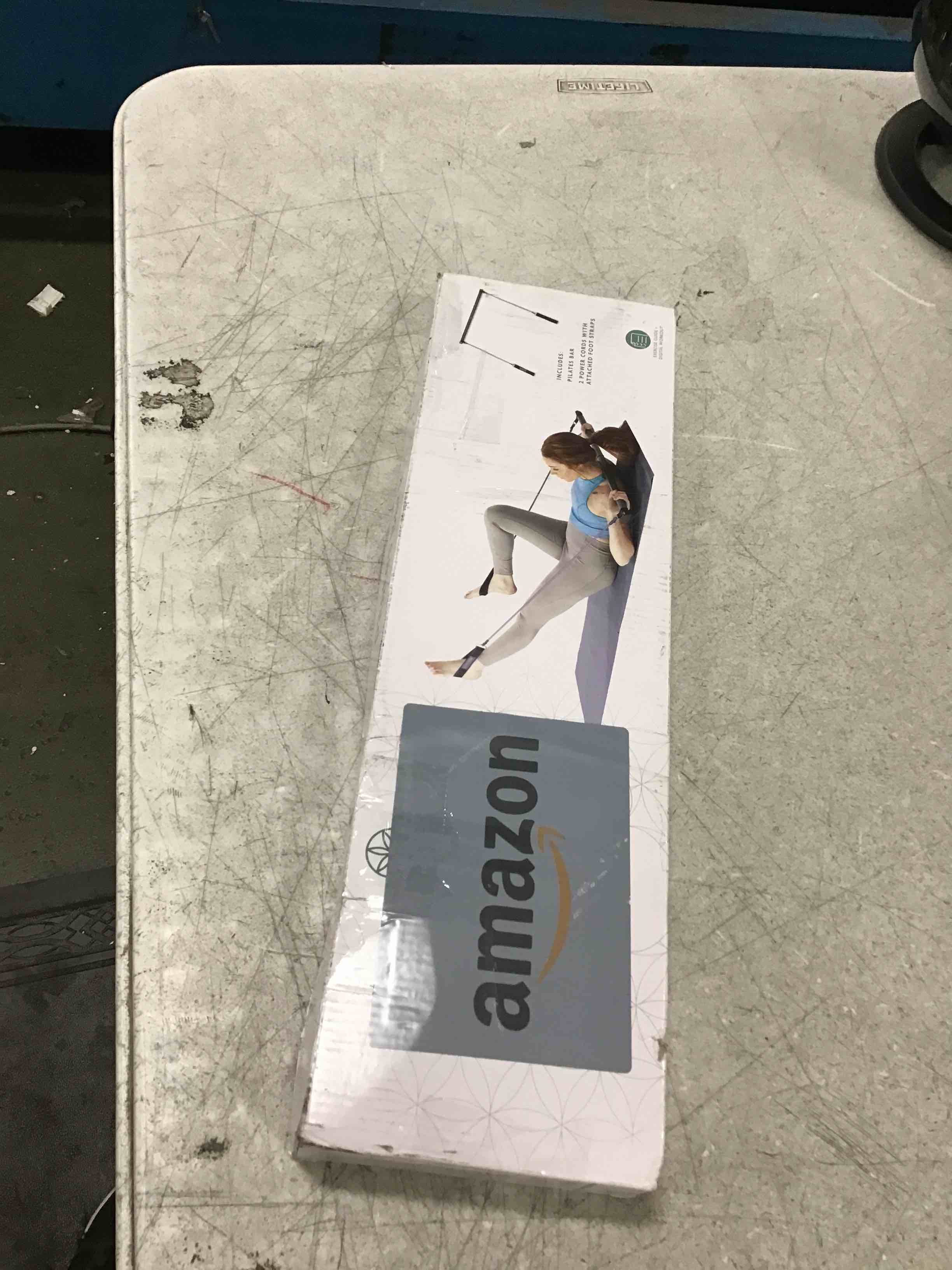 https://s3.amazonaws.com/lotting-images-prod/bidfta/TEA0256331_1727267169927.jpeg