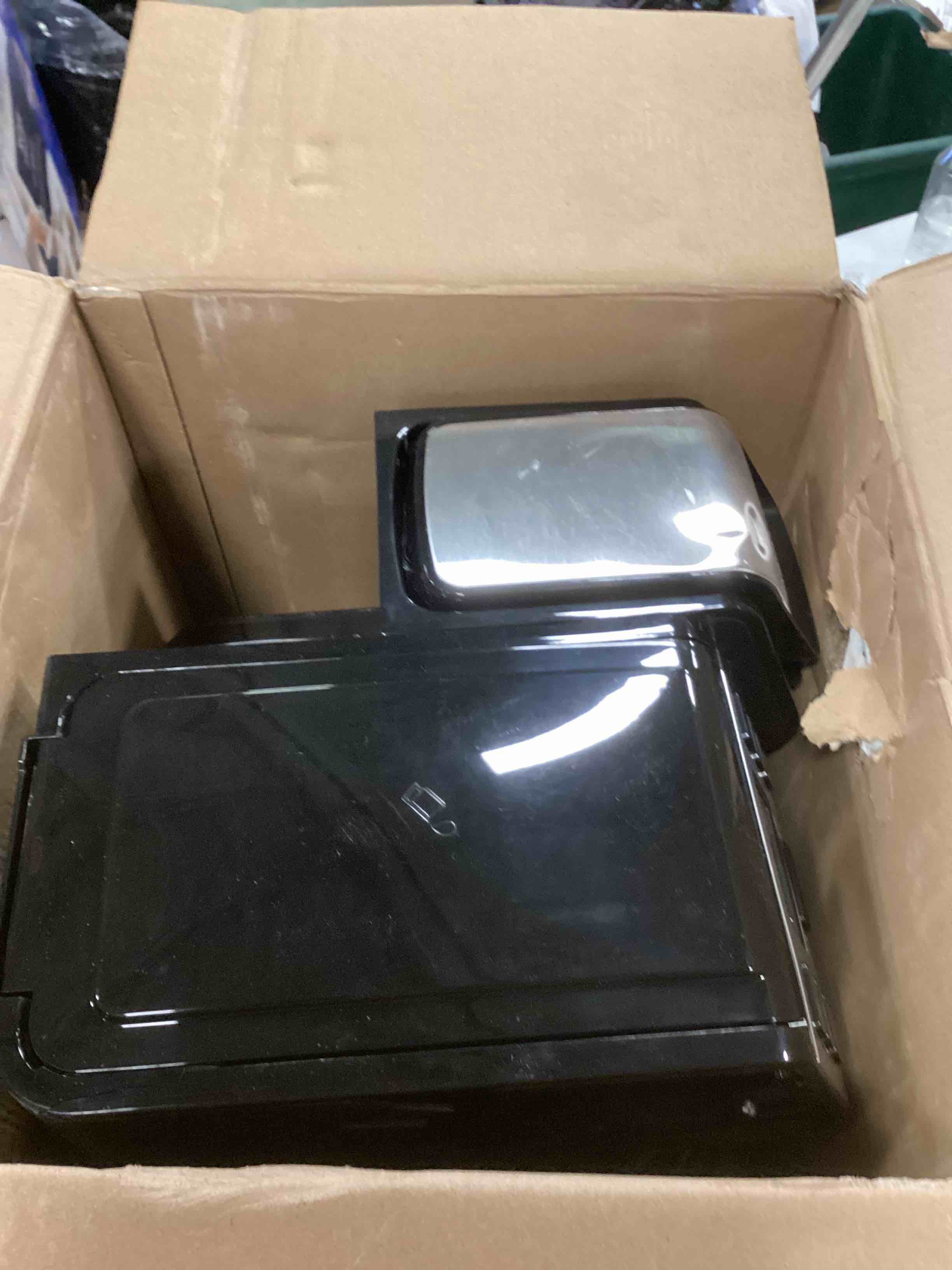 https://s3.amazonaws.com/lotting-images-prod/bidfta/TEA0257390_1726511410015.jpeg