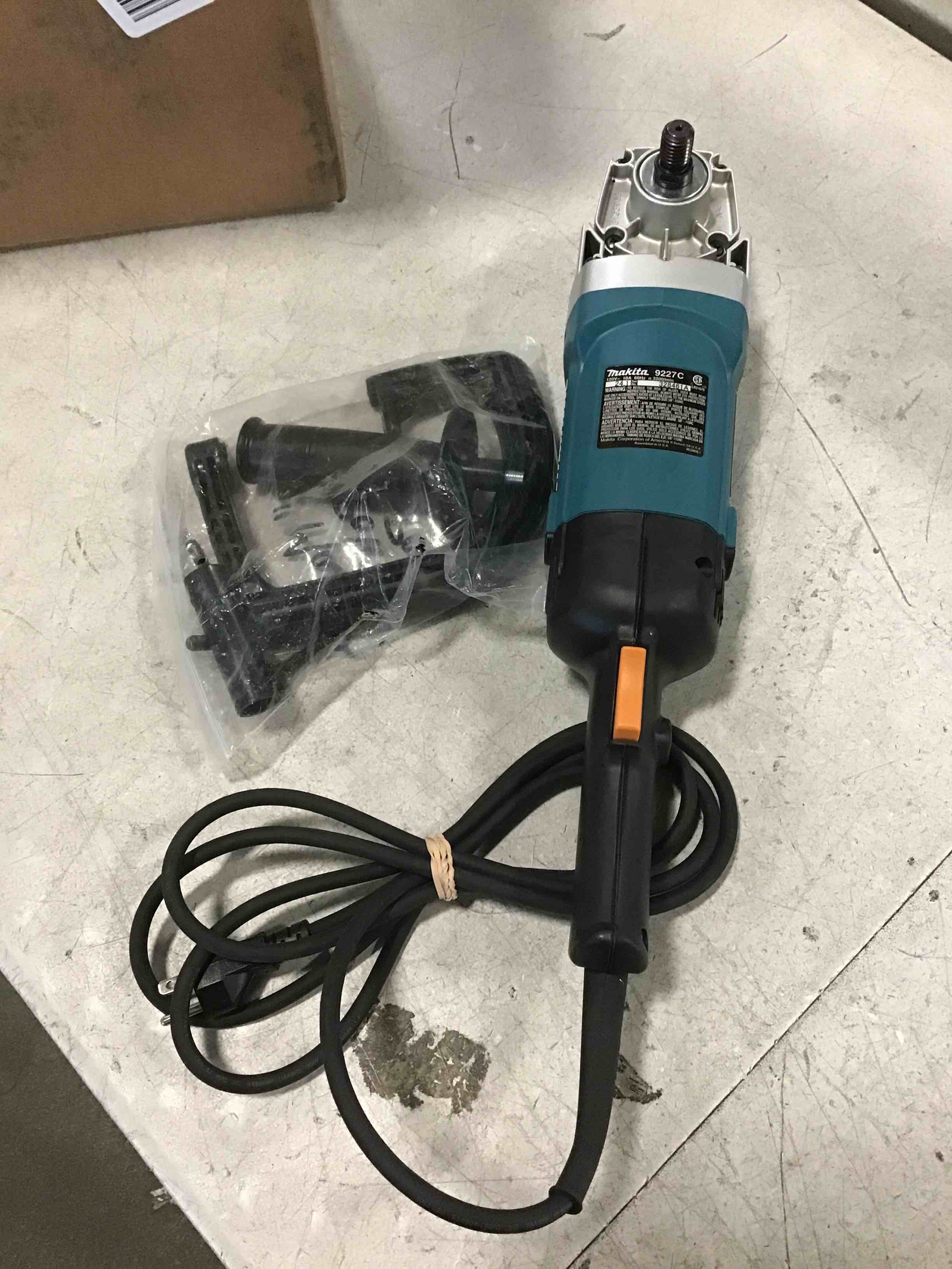 https://s3.amazonaws.com/lotting-images-prod/bidfta/TEA0257733_1726168720727.jpeg