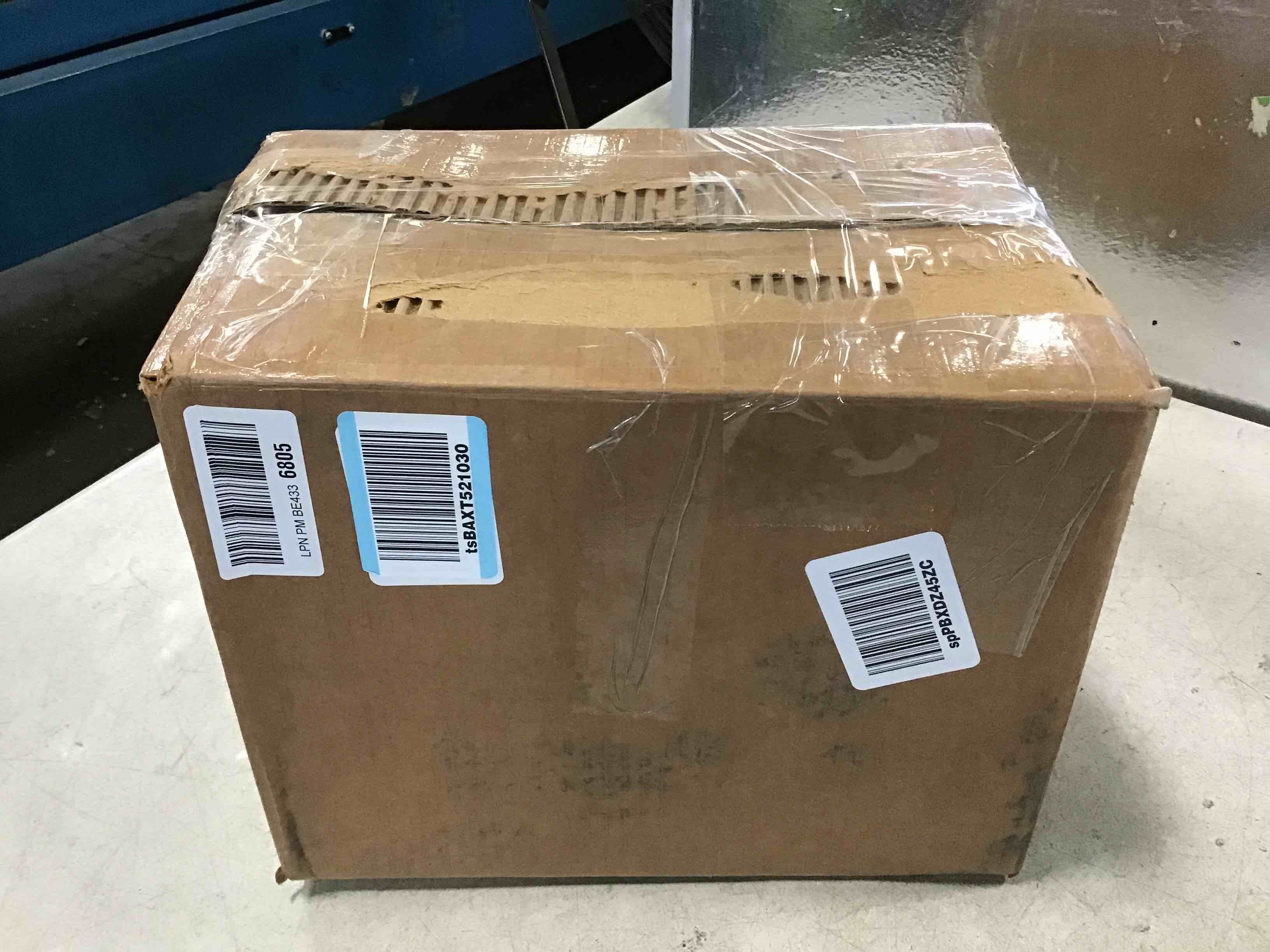 https://s3.amazonaws.com/lotting-images-prod/bidfta/TEA0257733_1726168756972.jpeg