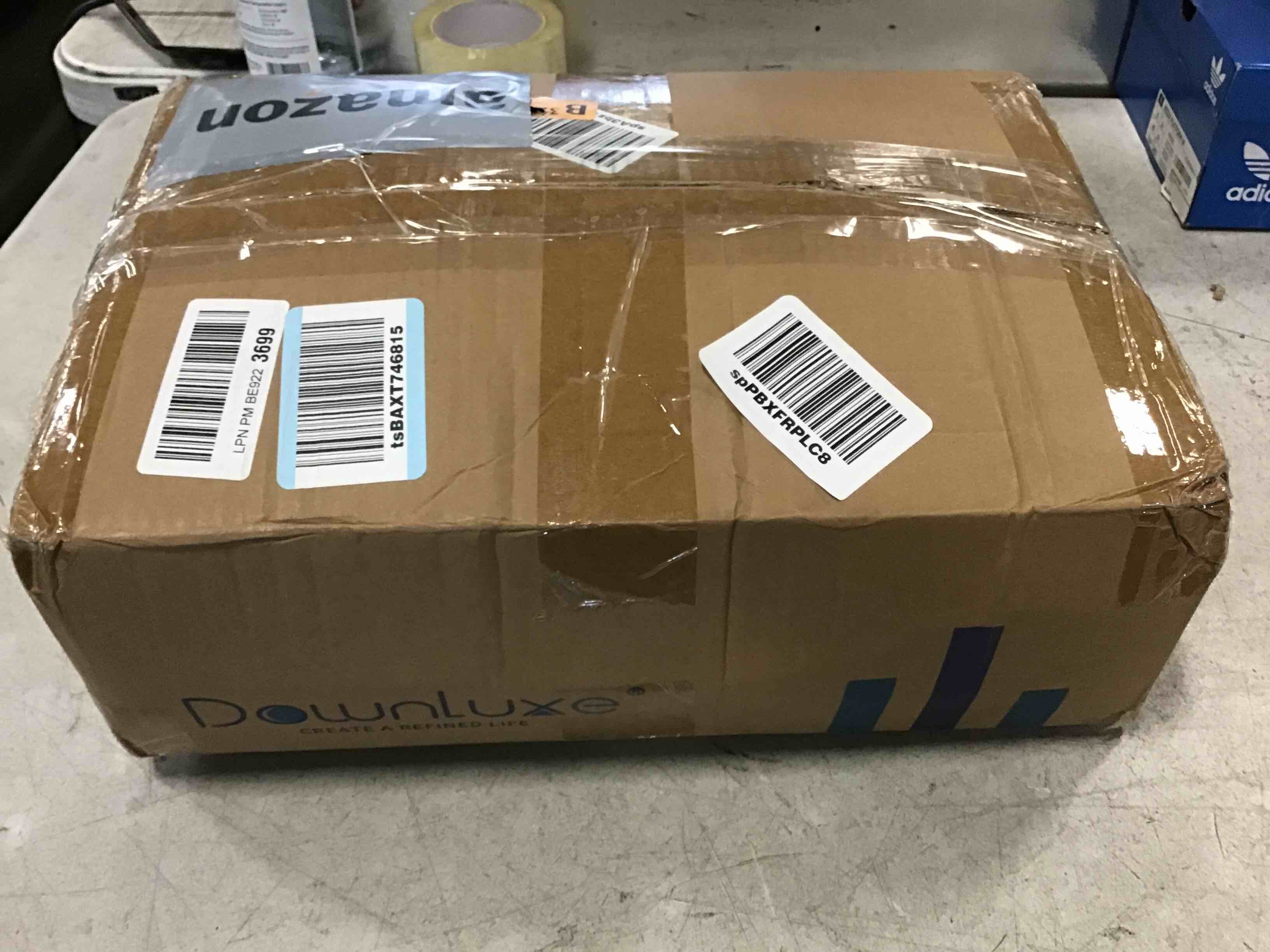 https://s3.amazonaws.com/lotting-images-prod/bidfta/TEA0257767_1726158716946.jpeg
