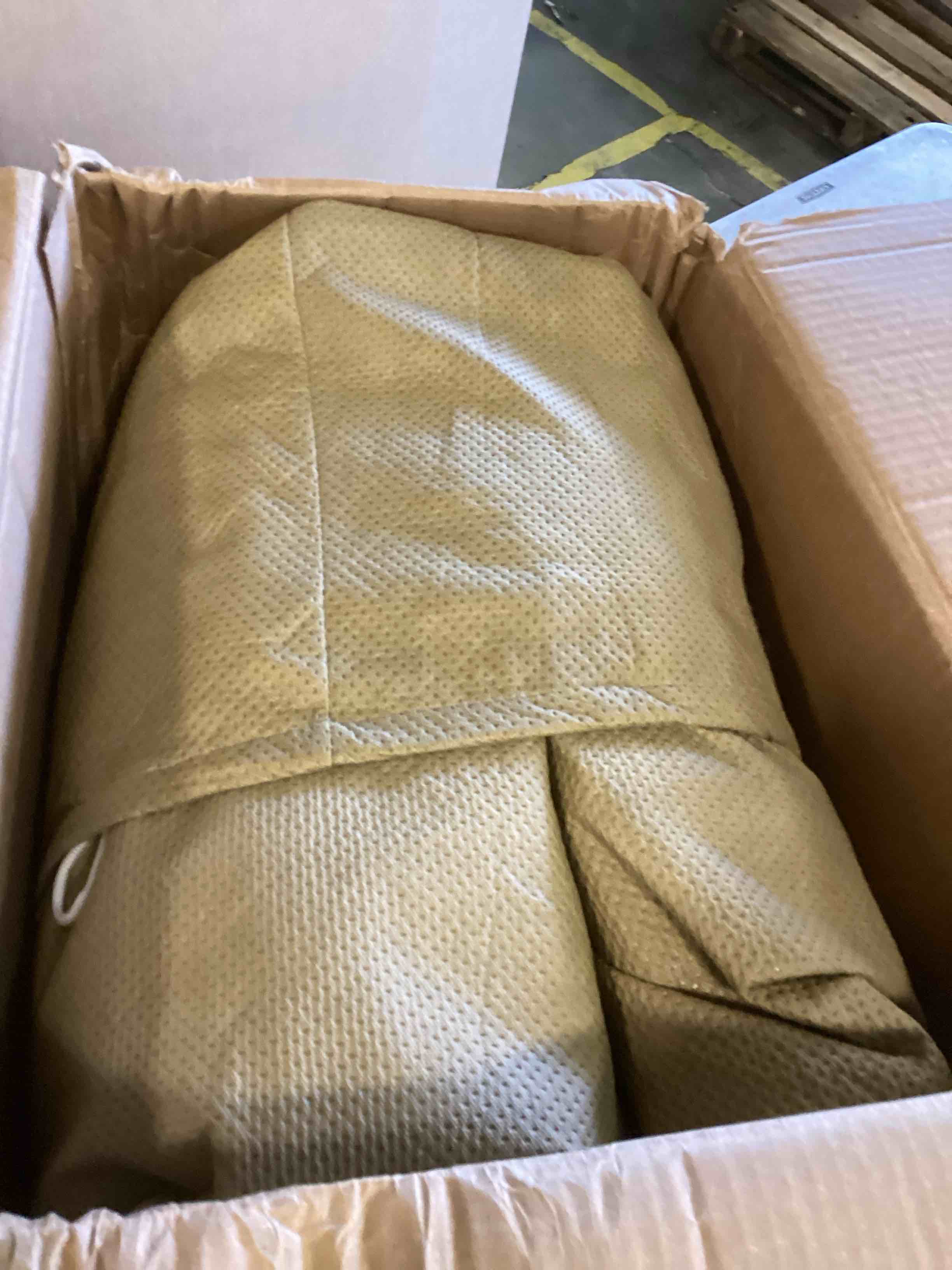 https://s3.amazonaws.com/lotting-images-prod/bidfta/TEA0258002_1728579570007.jpeg