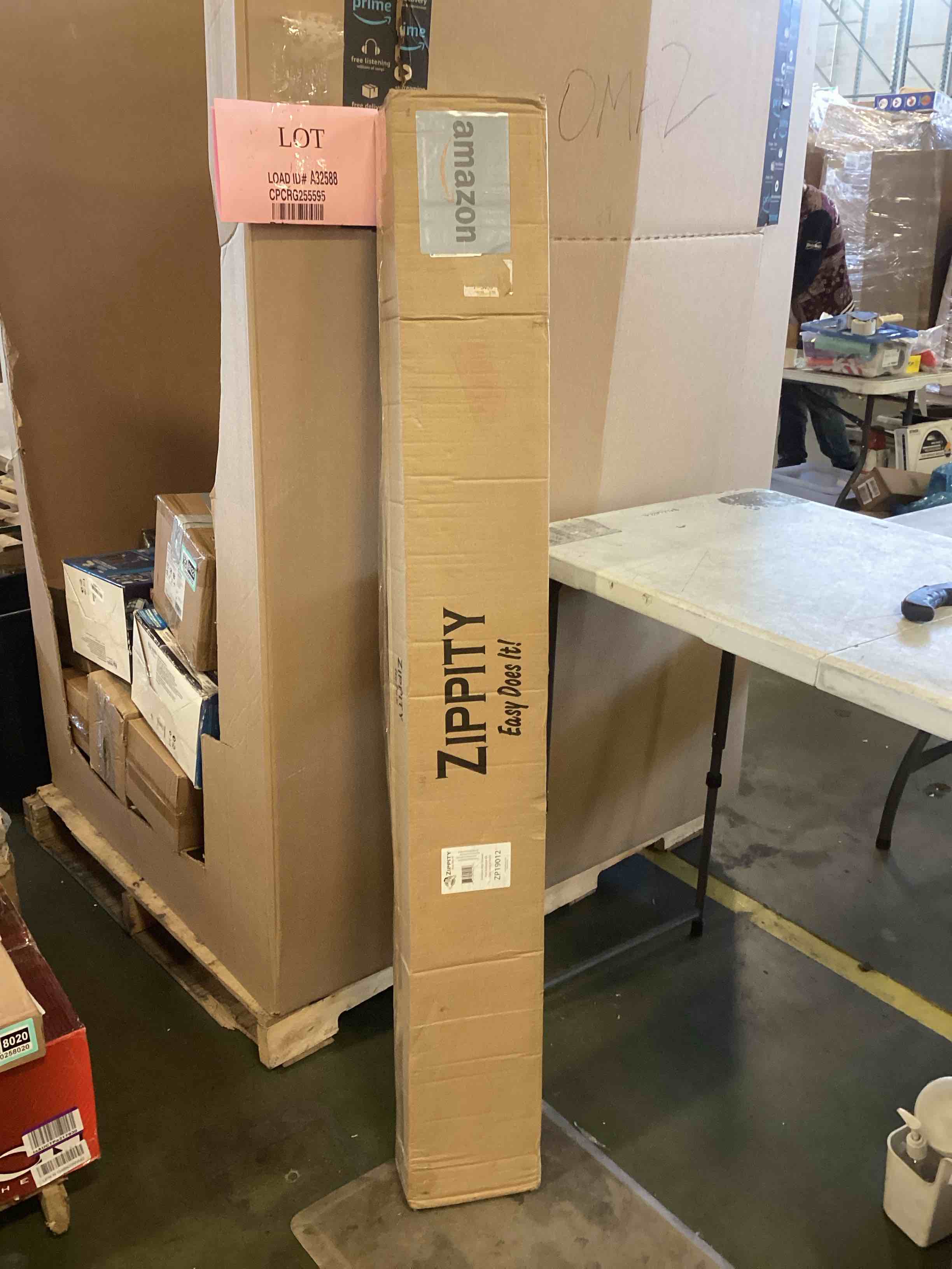 https://s3.amazonaws.com/lotting-images-prod/bidfta/TEA0258018_1728574184530.jpeg