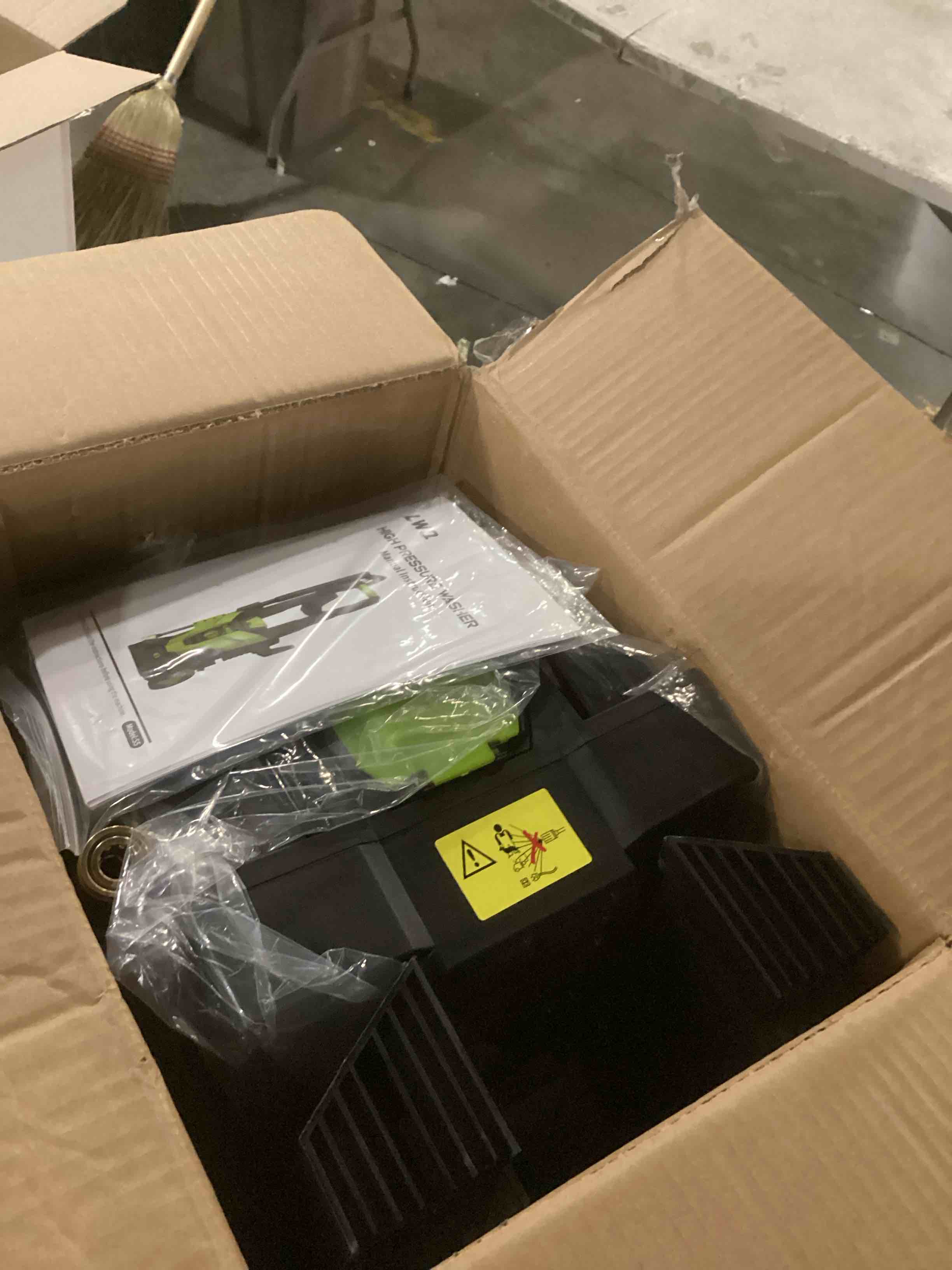 https://s3.amazonaws.com/lotting-images-prod/bidfta/TEA0262060_1745412707116.jpeg