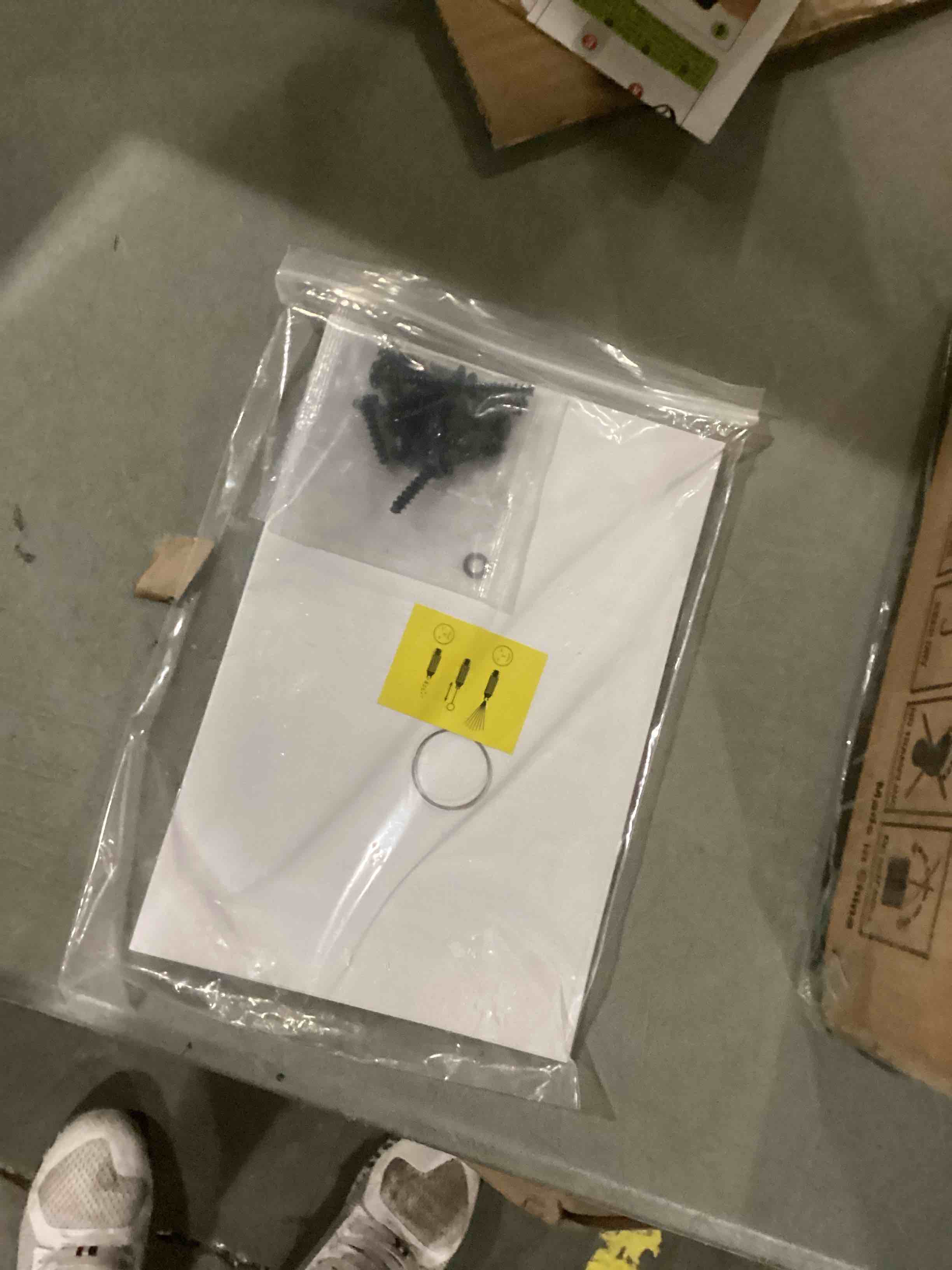 https://s3.amazonaws.com/lotting-images-prod/bidfta/TEA0262060_1745412714038.jpeg