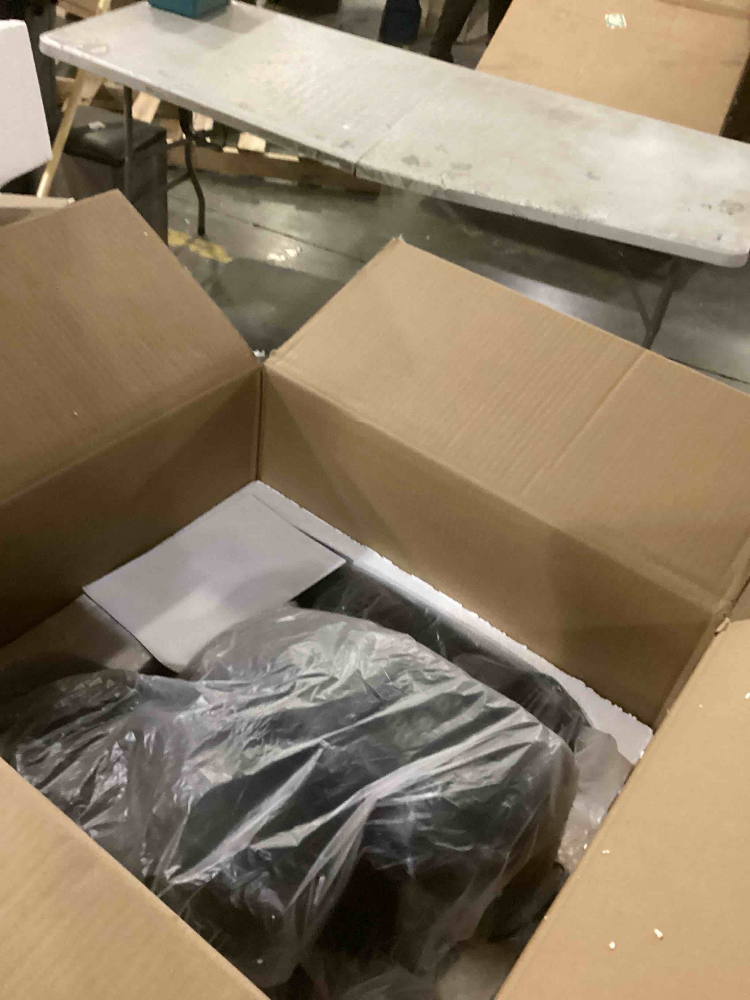 https://s3.amazonaws.com/lotting-images-prod/bidfta/TEA0262078_1745410377138.jpeg