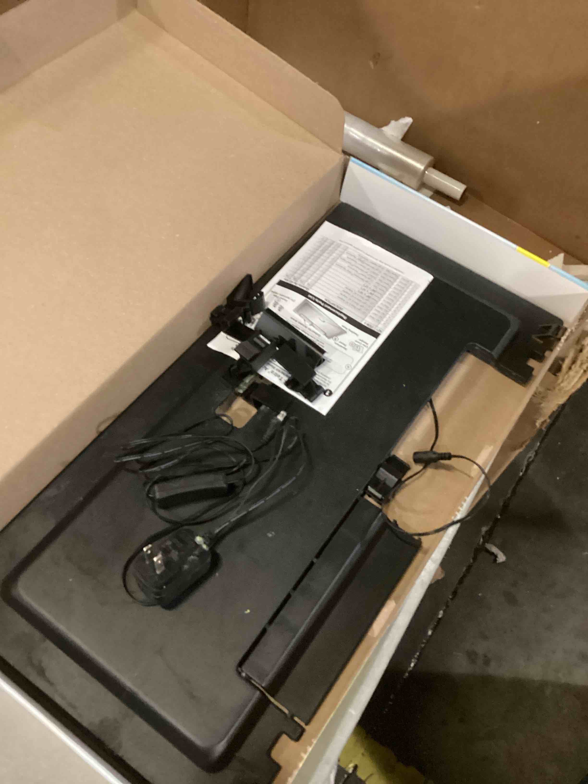 https://s3.amazonaws.com/lotting-images-prod/bidfta/TEA0262647_1744393486590.jpeg