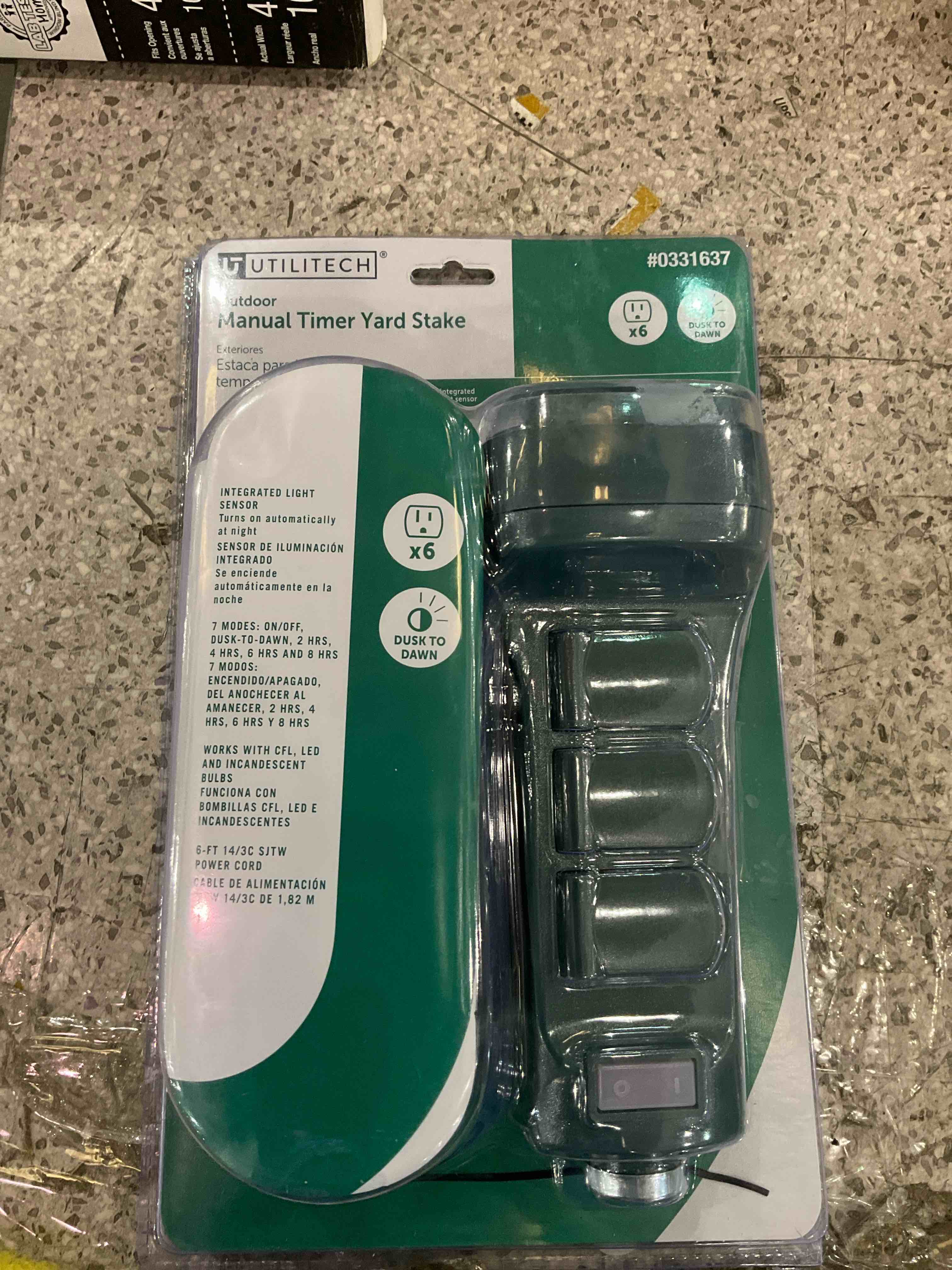 Outdoor Stake Countdown Timer & Dusk-to-Dawn 6-Outlet