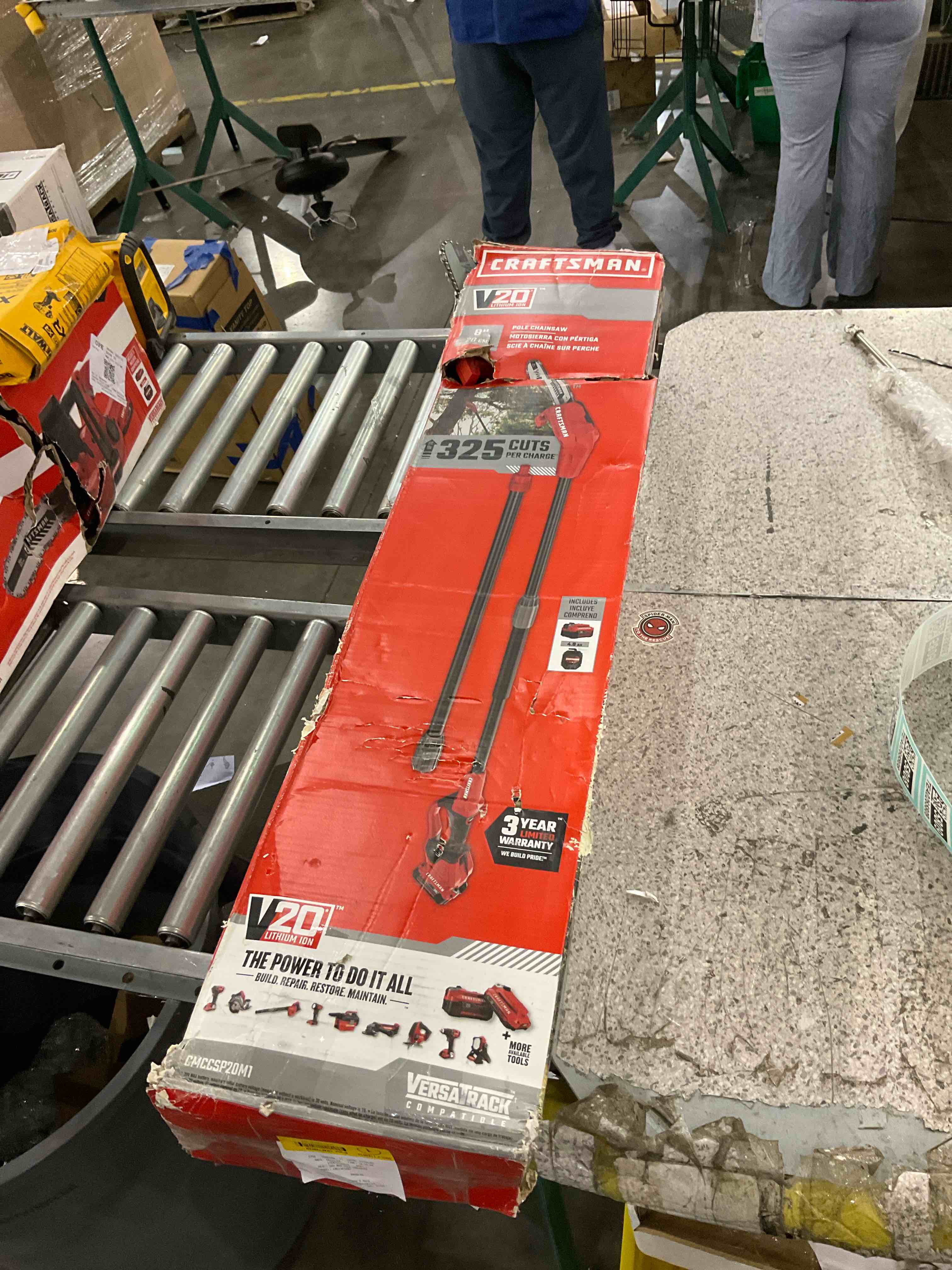 CRAFTSMAN V20 Pole Saw, Cordless, 14-Foot, 4.0Ah, Battery and Charger Included (CMCCSP20M1)