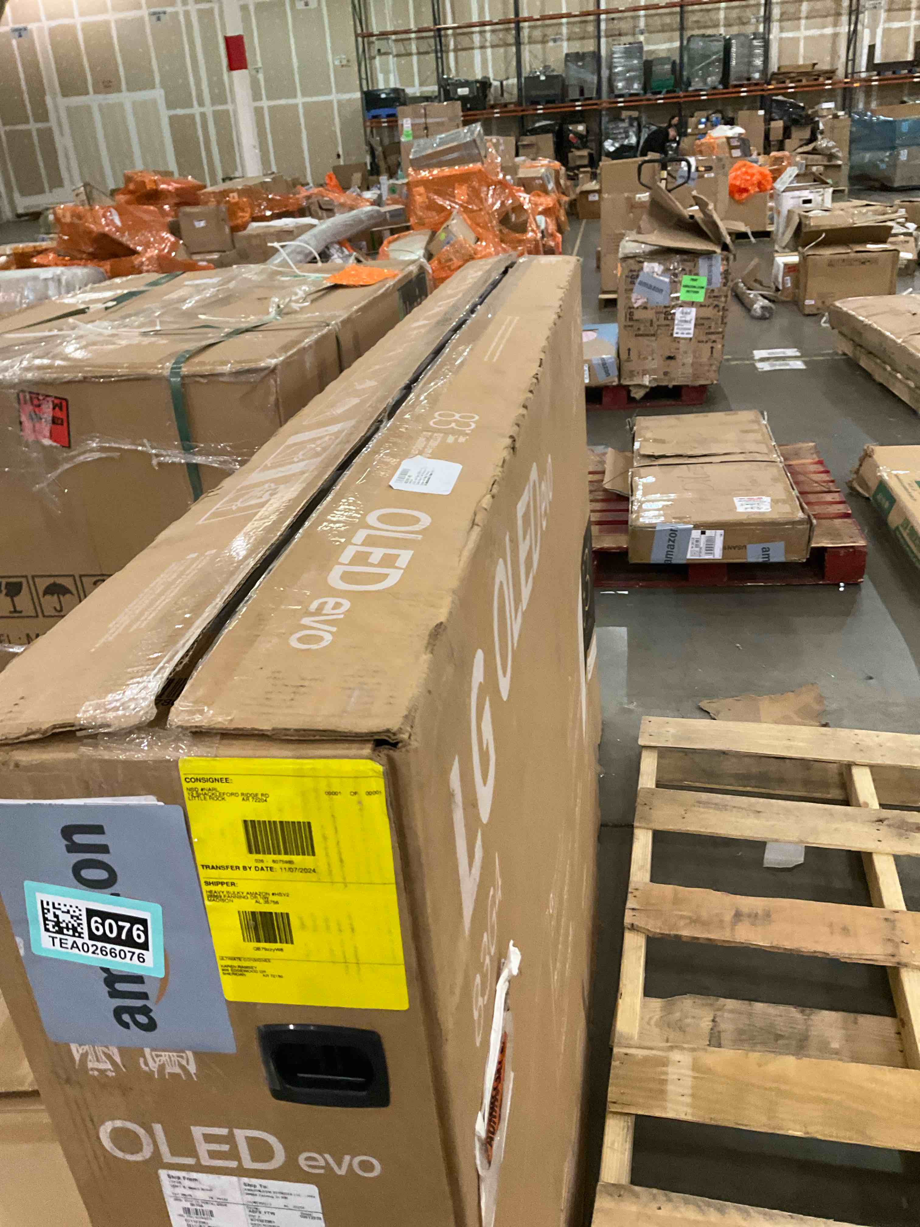 https://s3.amazonaws.com/lotting-images-prod/bidfta/TEA0266076_1737472836571.jpeg
