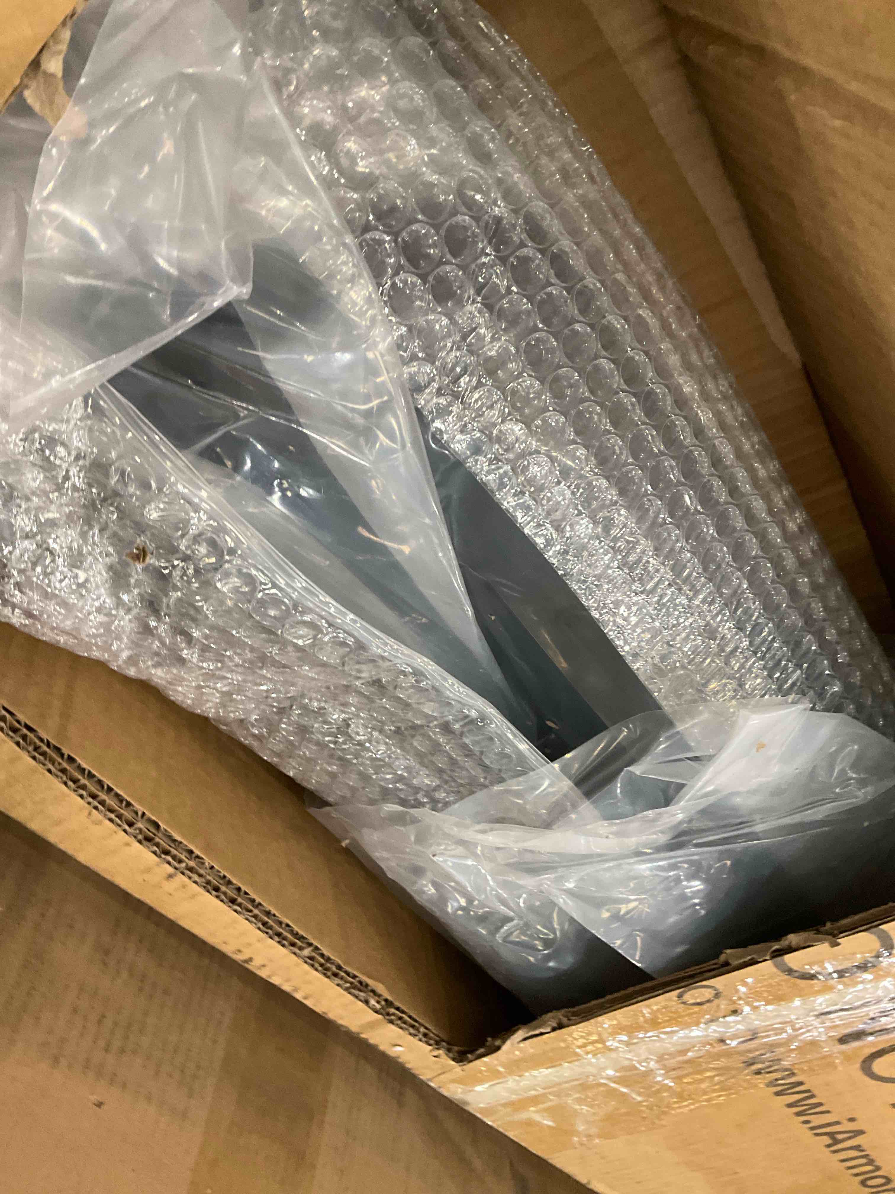 https://s3.amazonaws.com/lotting-images-prod/bidfta/TEA0266319_1737389706204.jpeg
