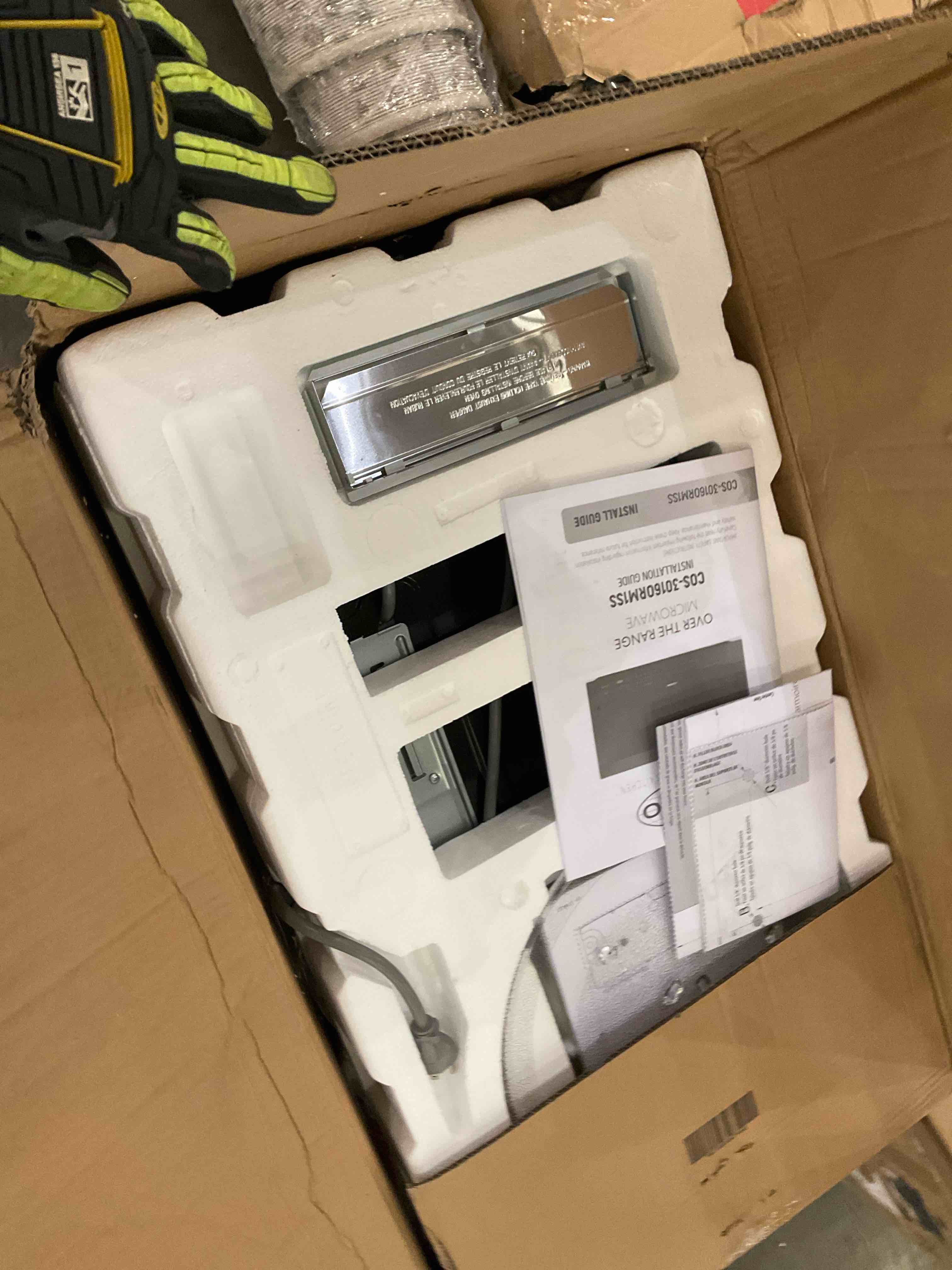 https://s3.amazonaws.com/lotting-images-prod/bidfta/TEA0266329_1737388853133.jpeg