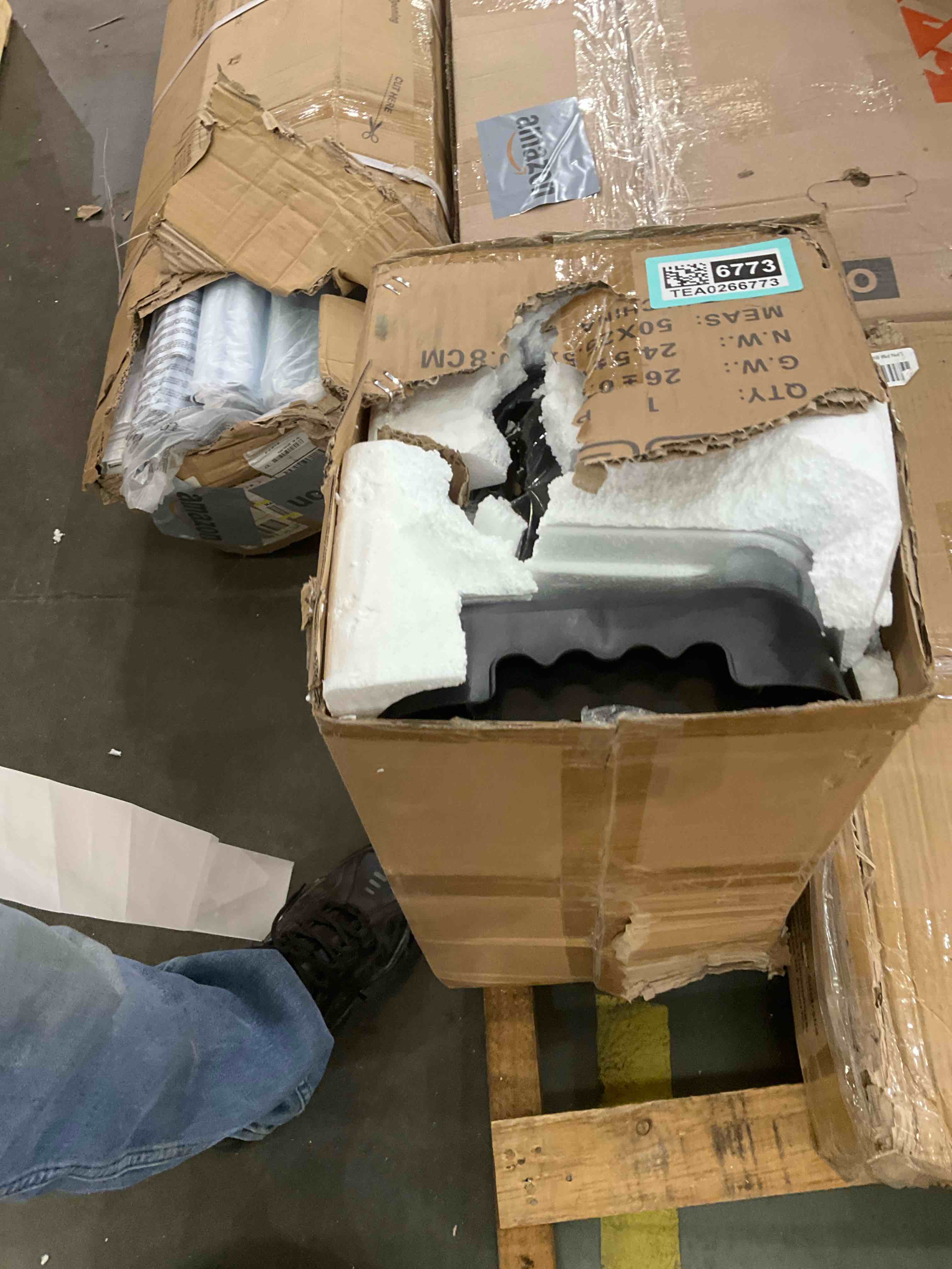 https://s3.amazonaws.com/lotting-images-prod/bidfta/TEA0266773_1737043430645.jpeg