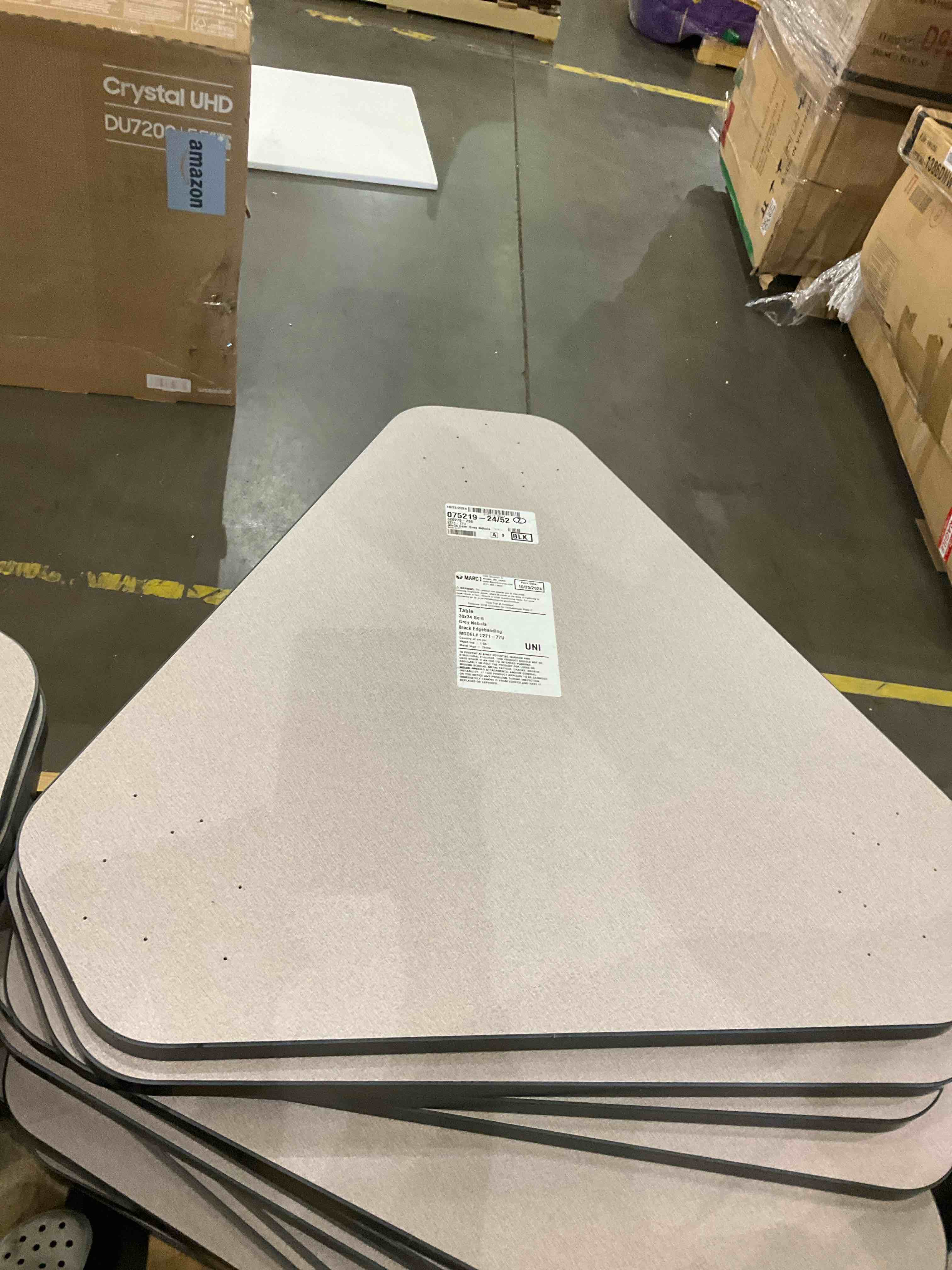 Table 30x34 Gem, Grey Nebula, Black Edgebanding