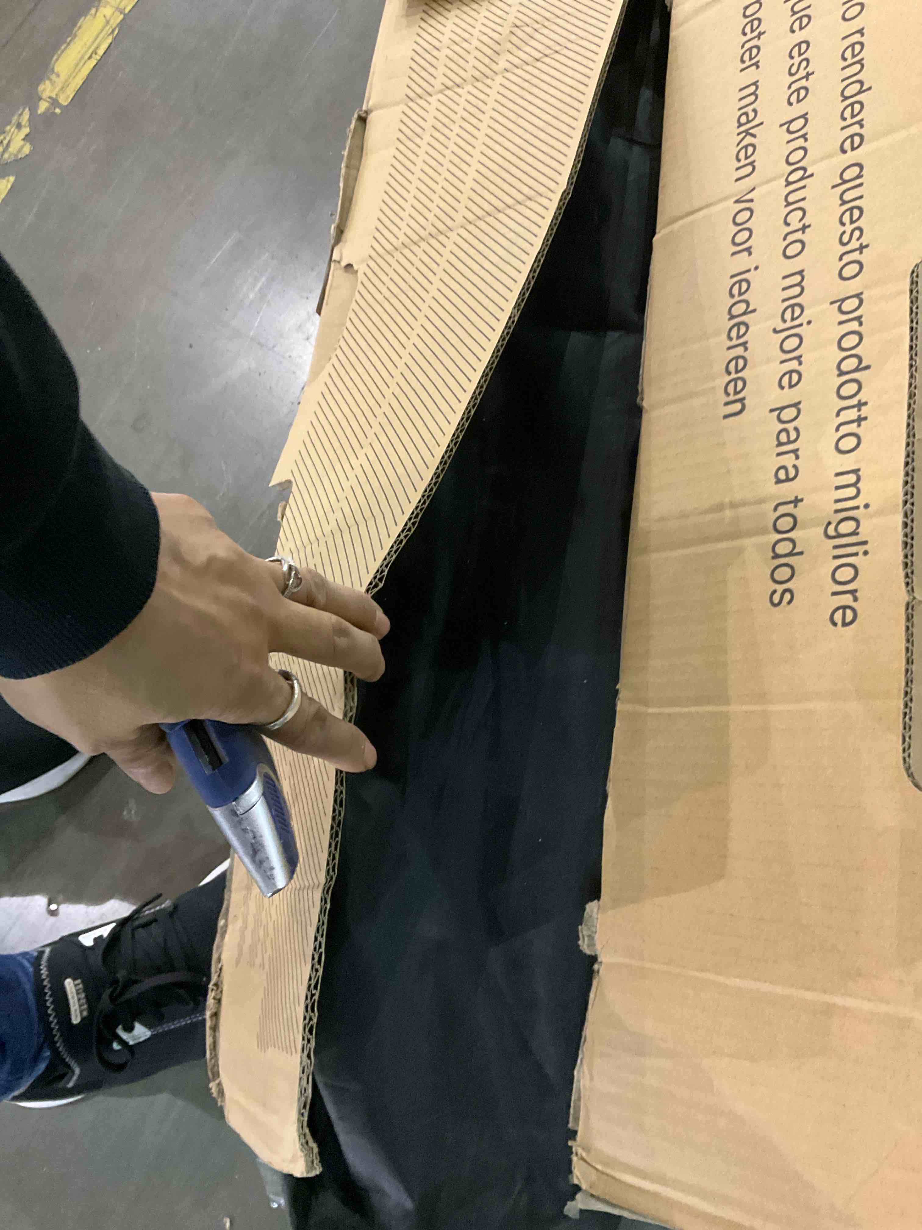 https://s3.amazonaws.com/lotting-images-prod/bidfta/TEA0268805_1731676291993.jpeg