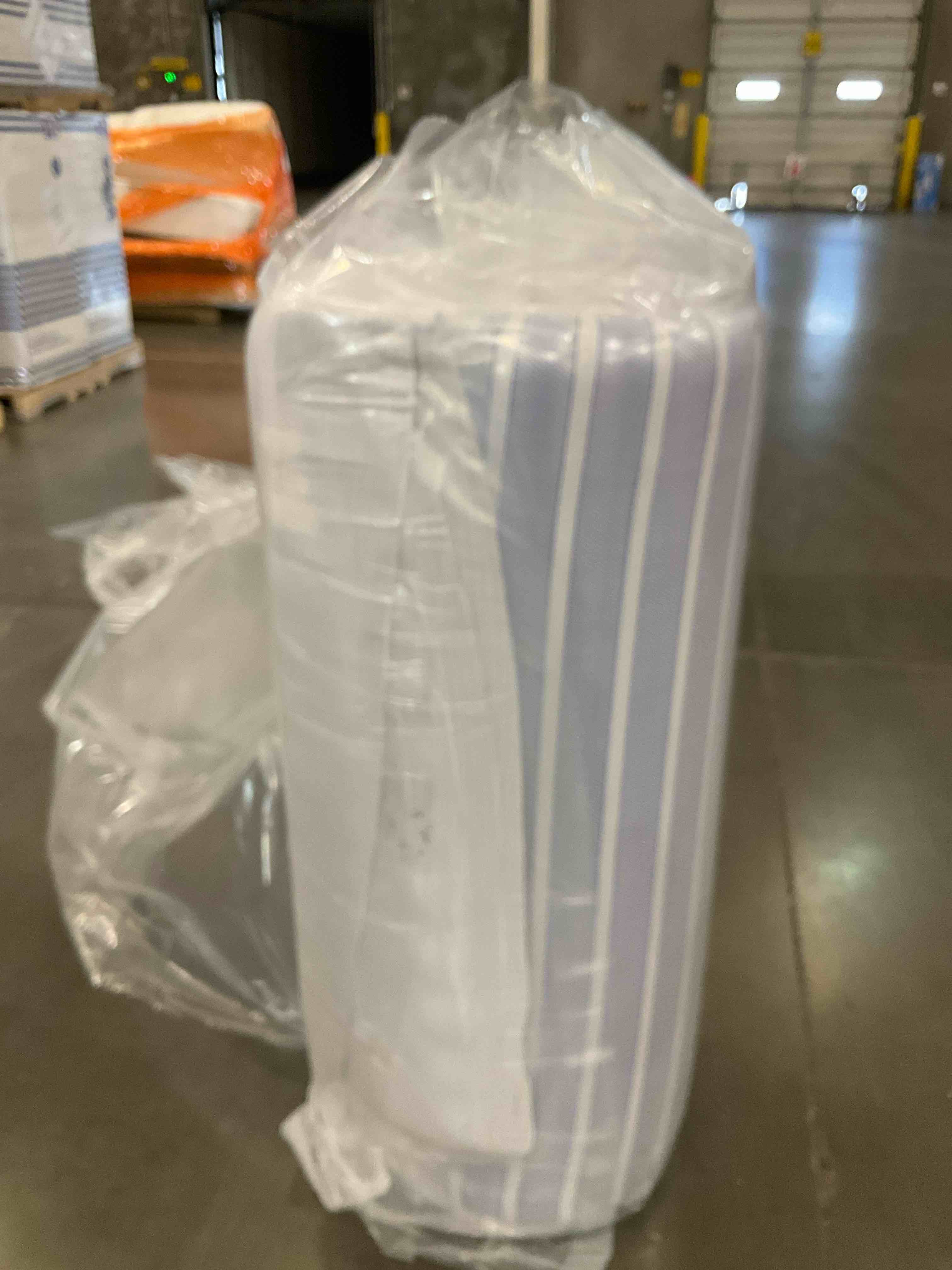 https://s3.amazonaws.com/lotting-images-prod/bidfta/TEA0269007_1731607101037.jpeg