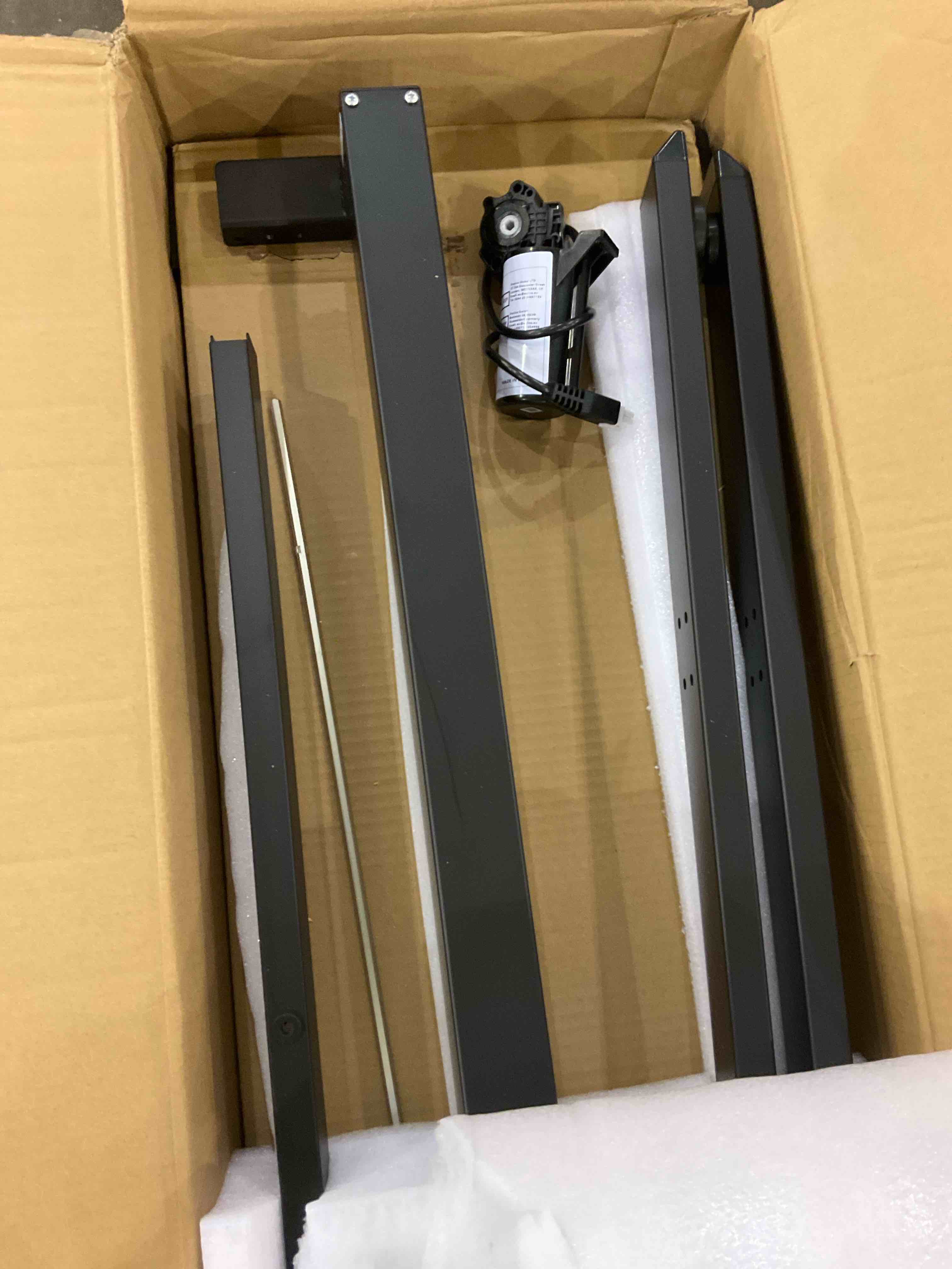 https://s3.amazonaws.com/lotting-images-prod/bidfta/TEA0269773_1730836387209.jpeg